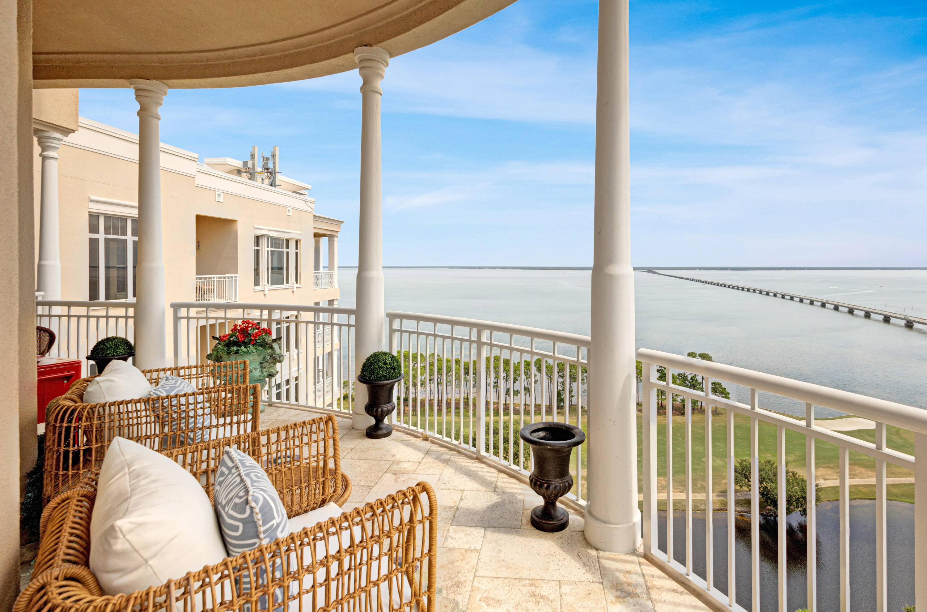 404 Kelly Plantation Drive, PH 7