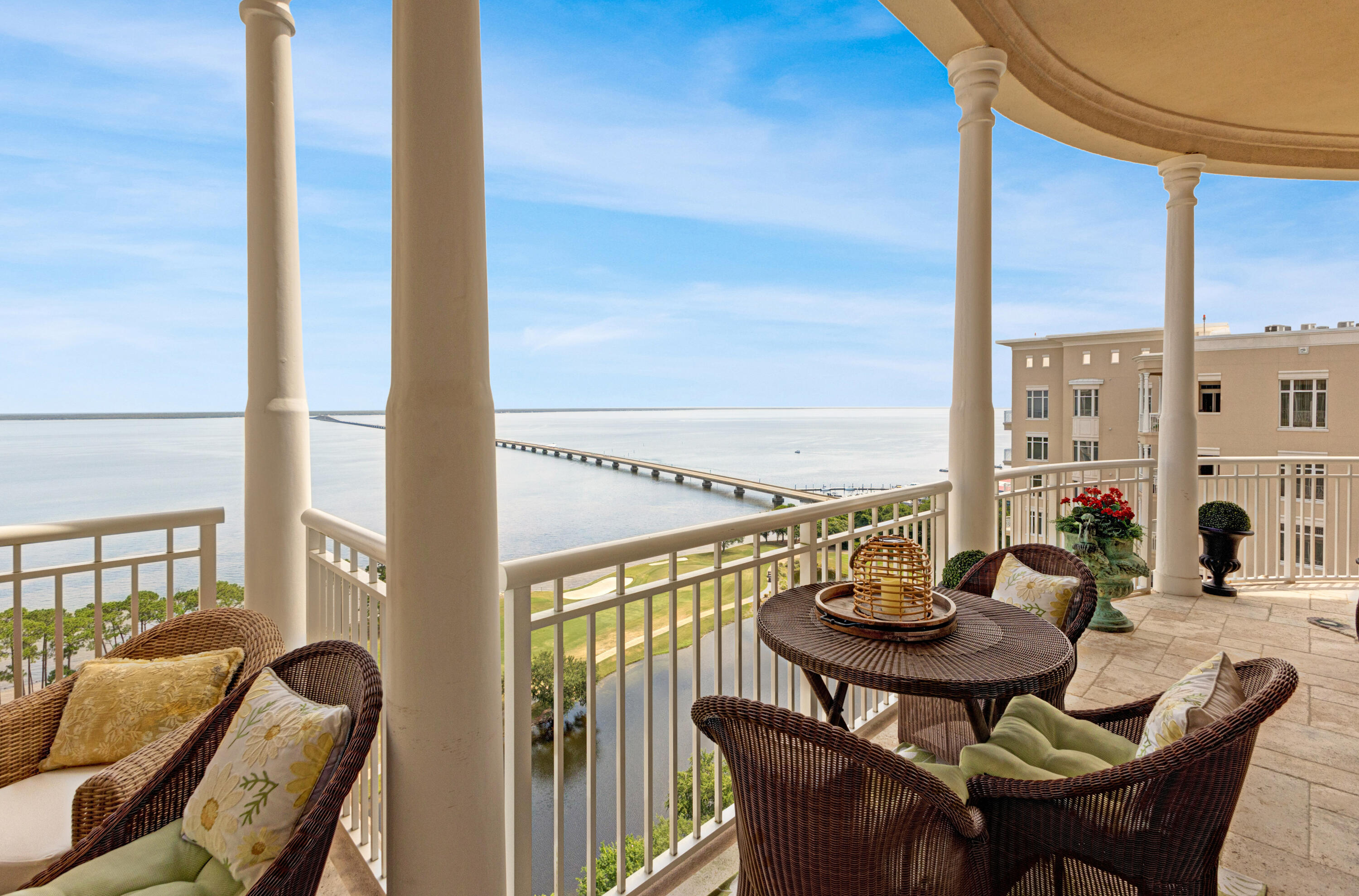 404 Kelly Plantation Drive, PH 7