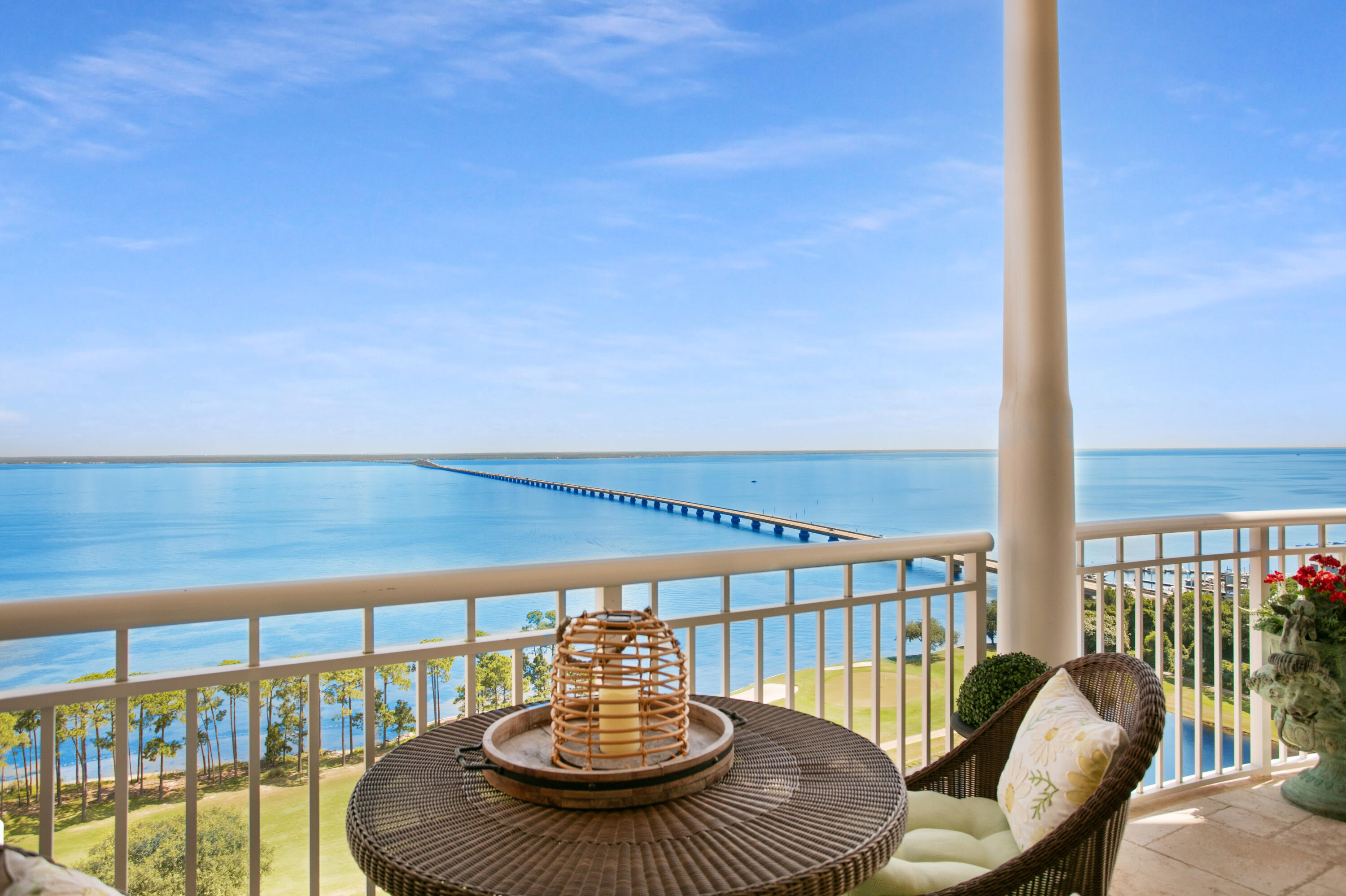 404 Kelly Plantation Drive, PH 7