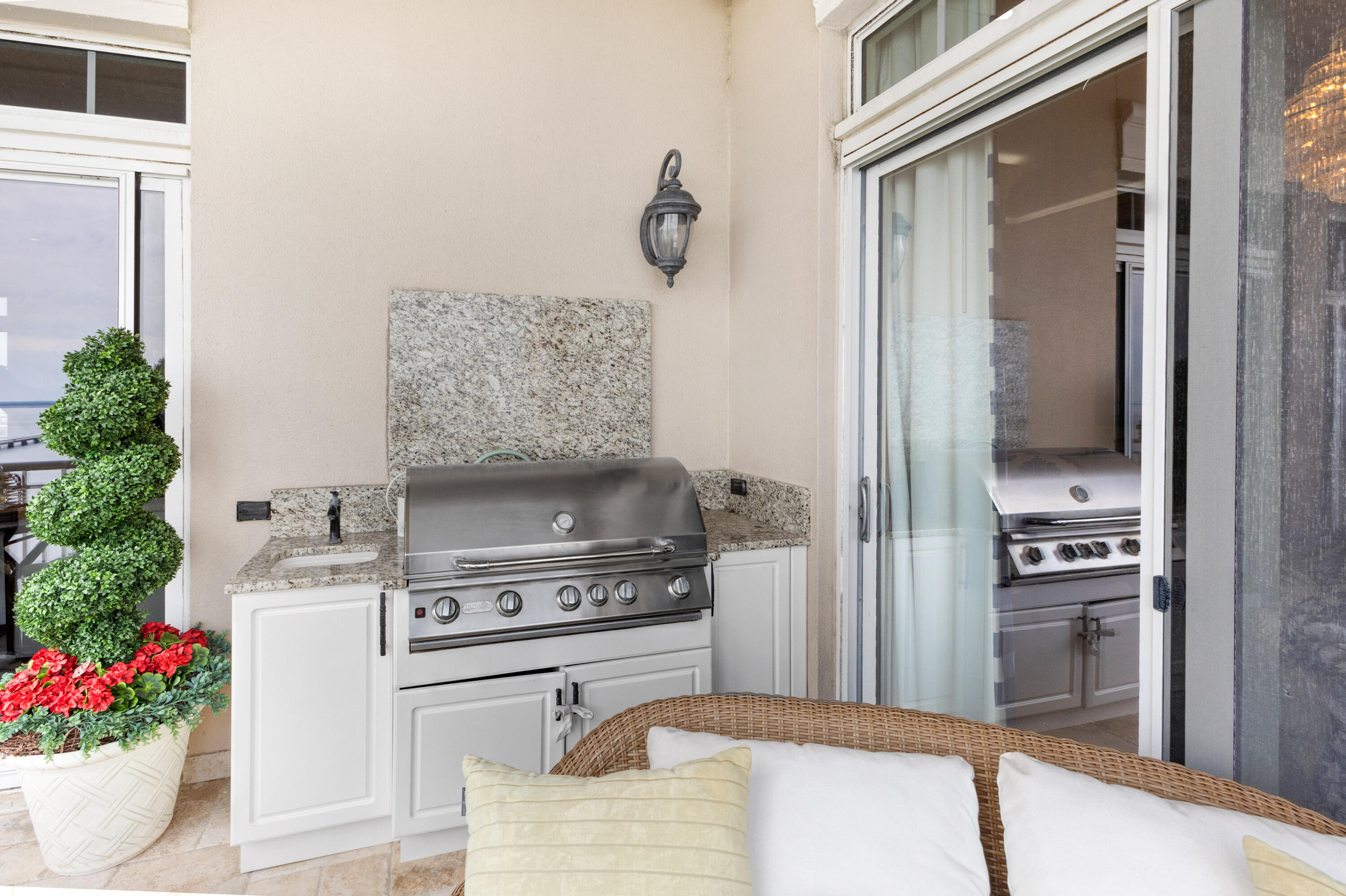 404 Kelly Plantation Drive, PH 7