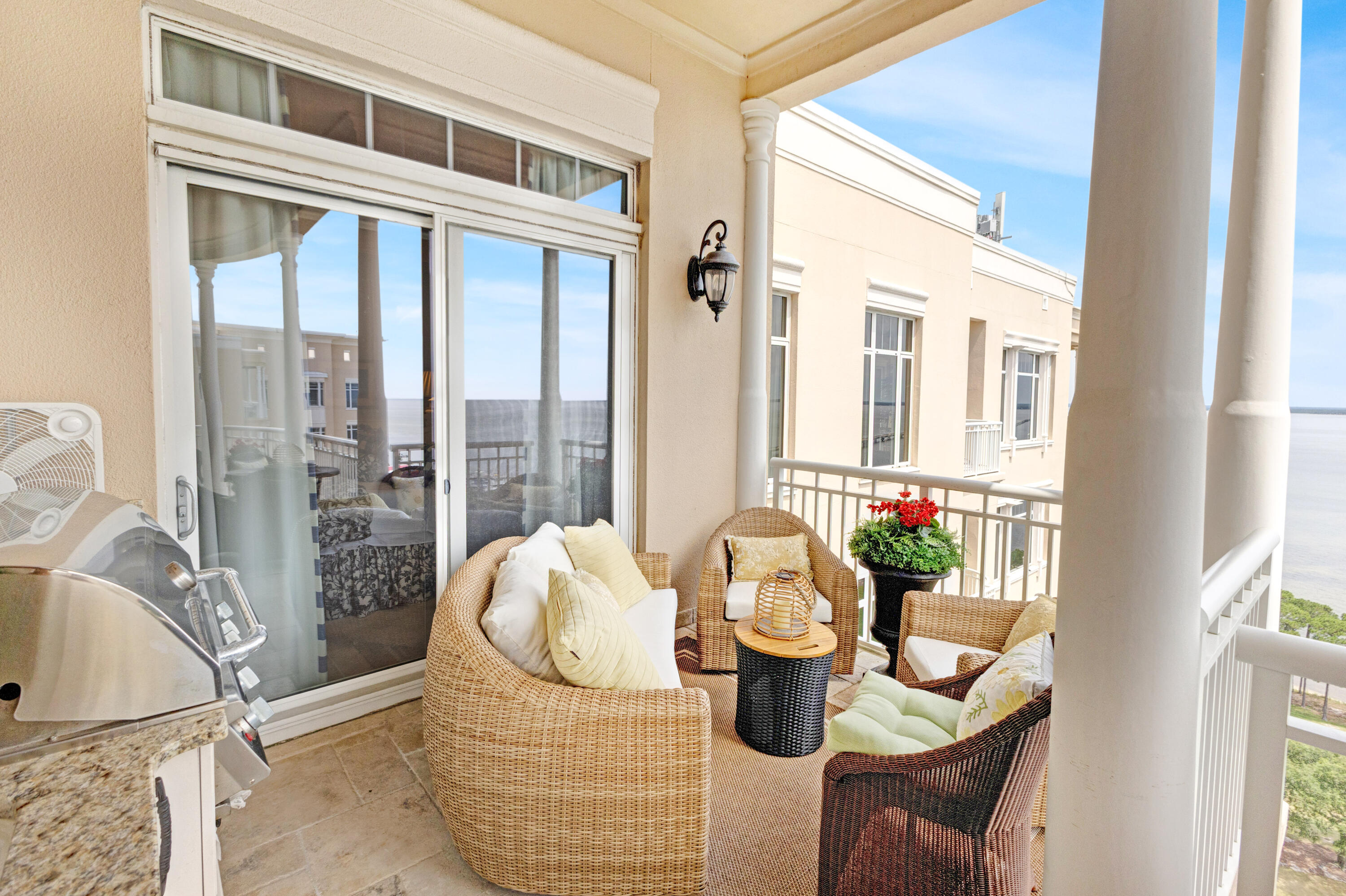 404 Kelly Plantation Drive, PH 7