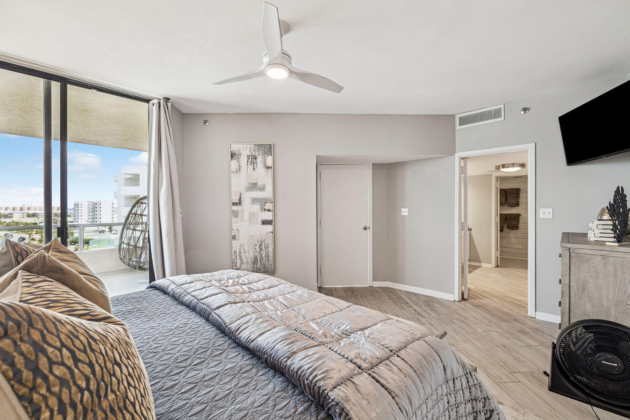 100 Gulf Shore Drive, 602