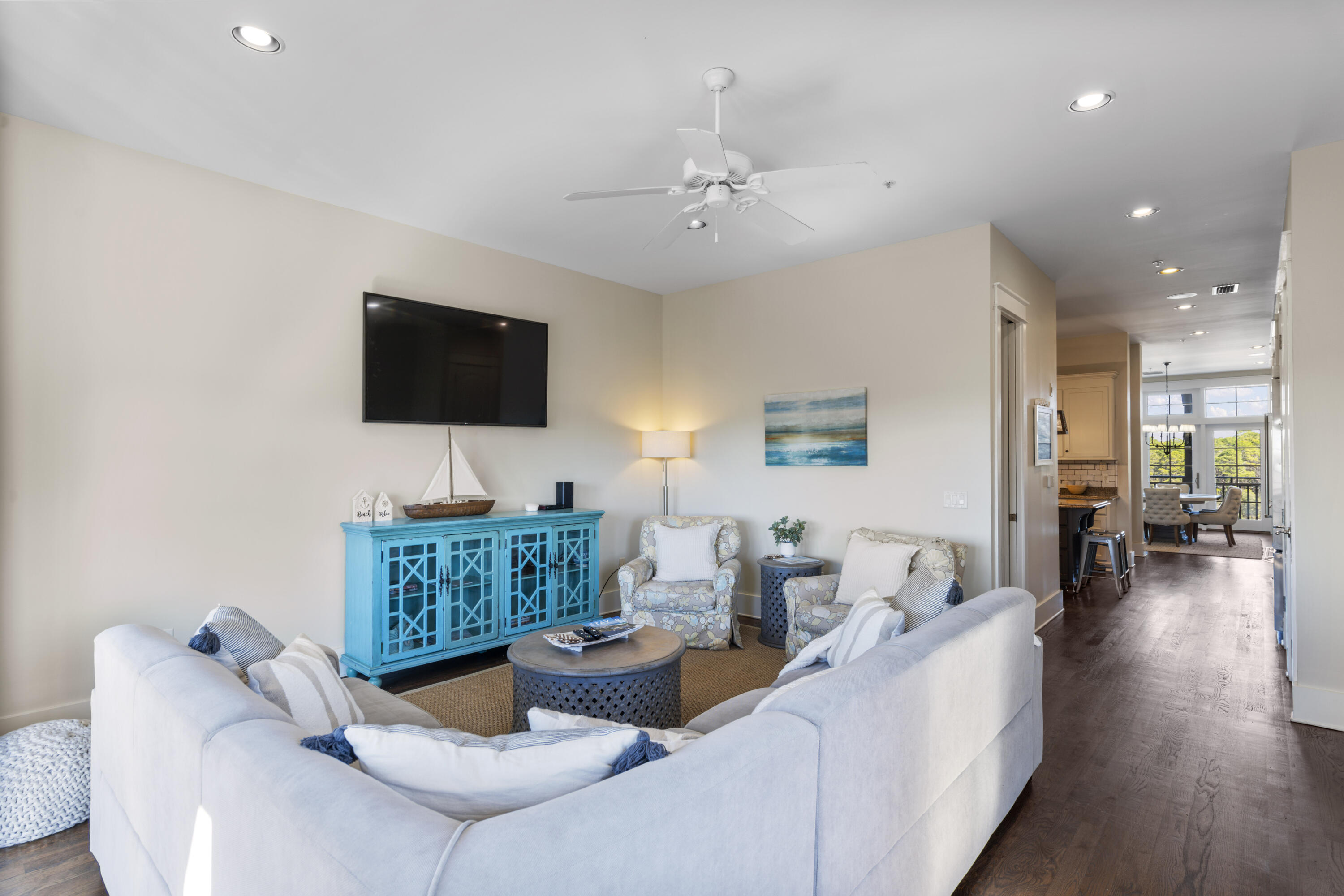 5231 E County Highway 30A, UNIT E