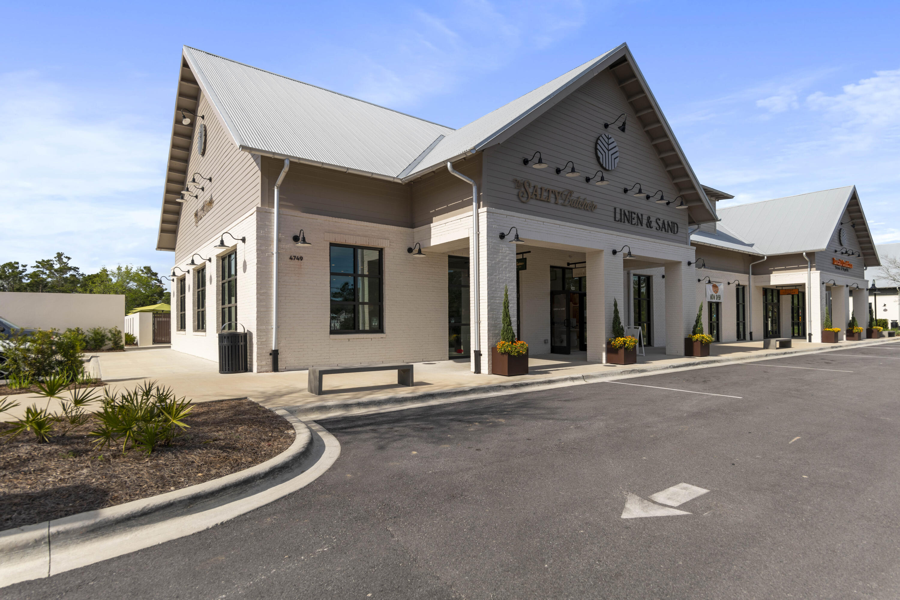 5231 E County Highway 30A, UNIT E
