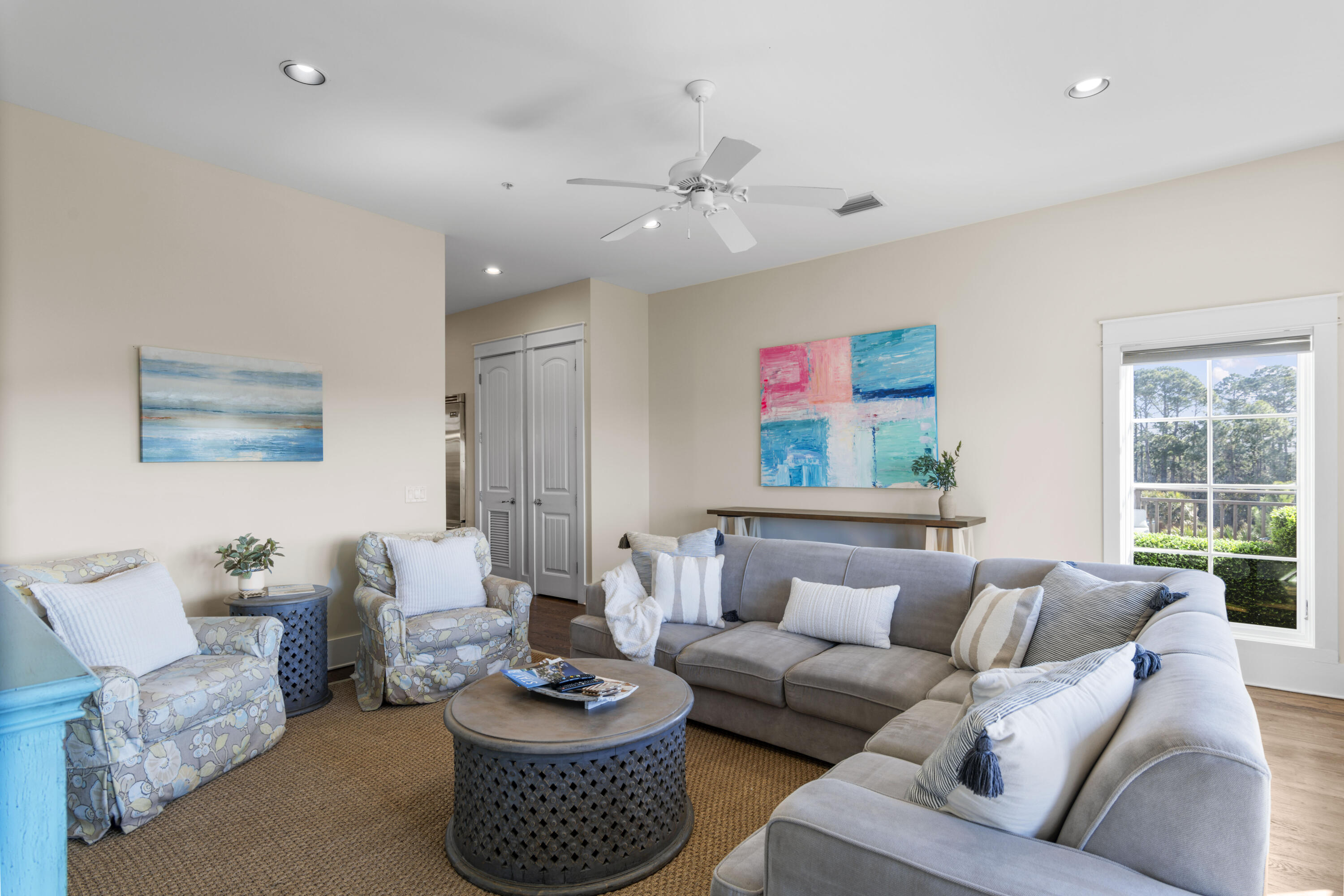 5231 E County Highway 30A, UNIT E