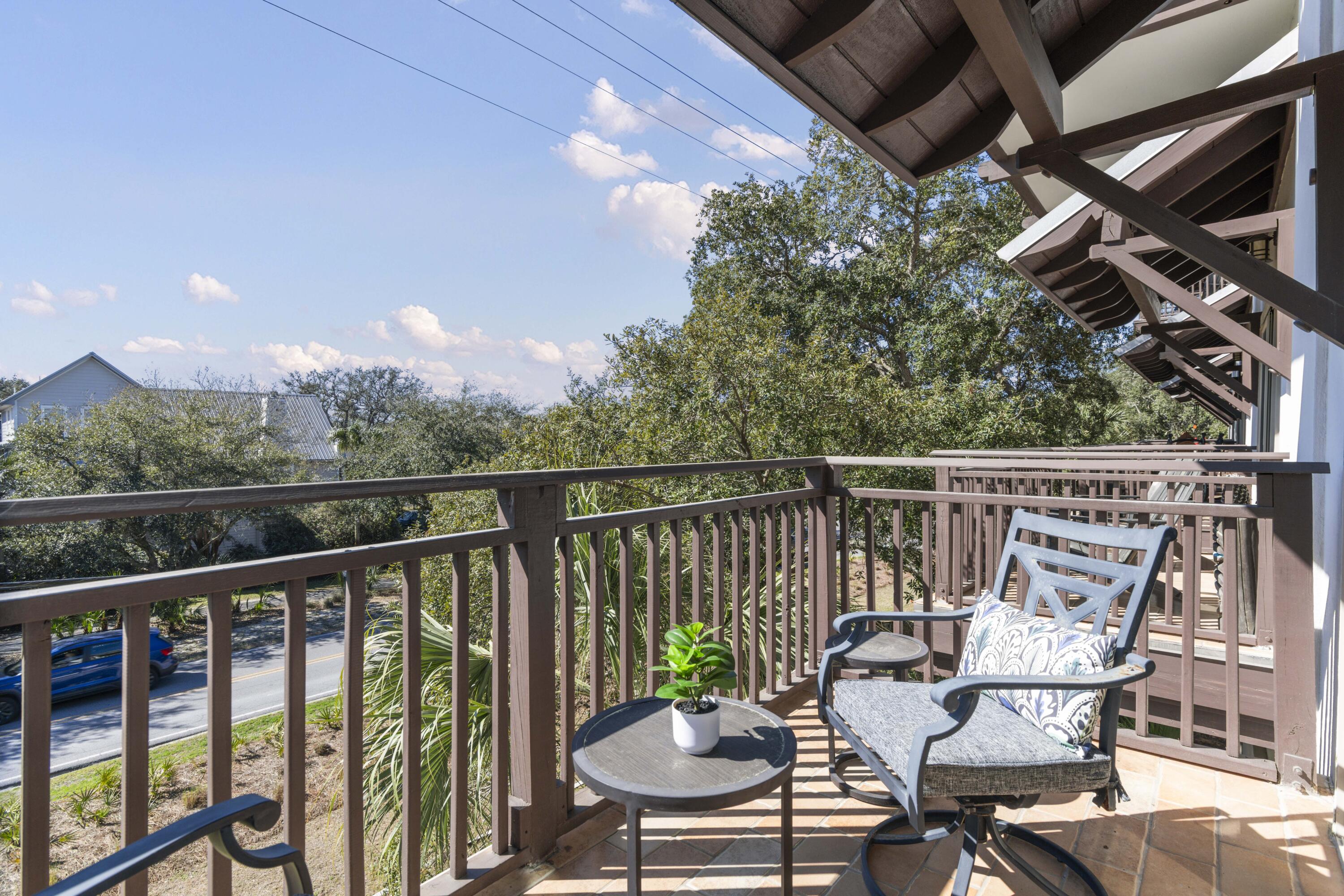 5231 E County Highway 30A, UNIT E
