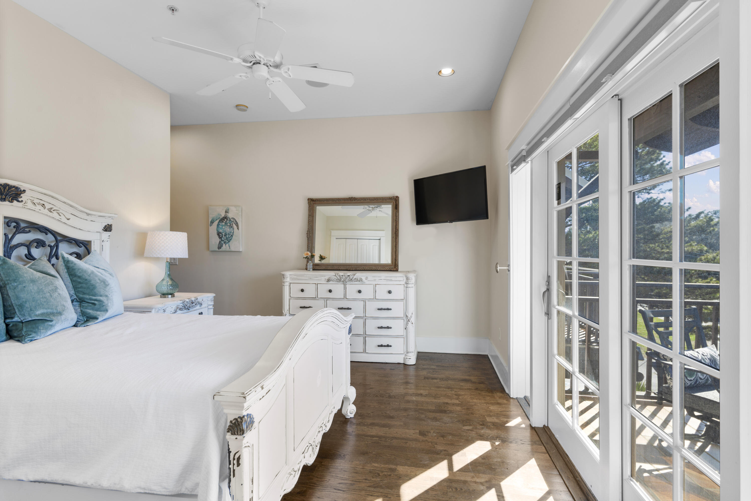 5231 E County Highway 30A, UNIT E