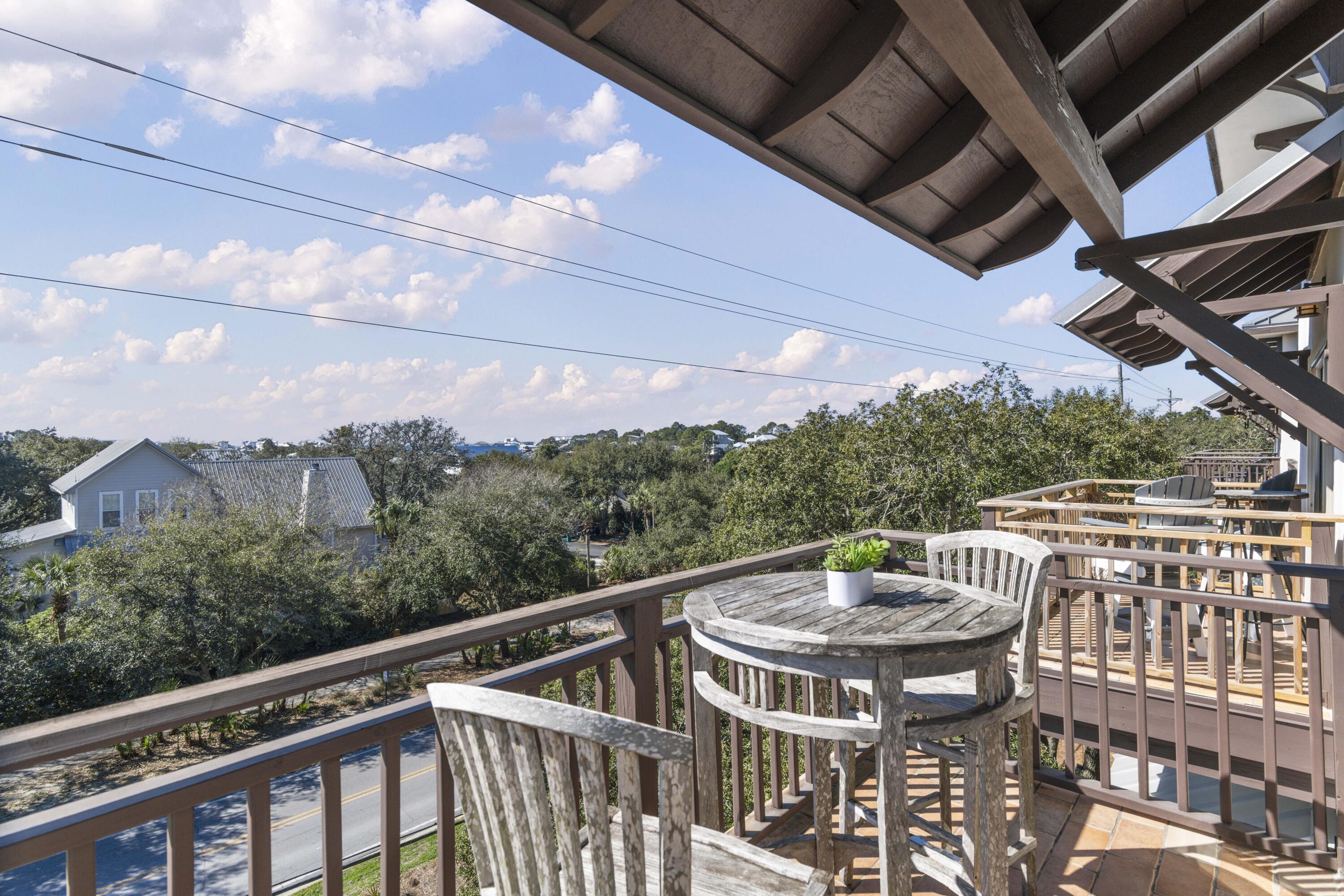 5231 E County Highway 30A, UNIT E