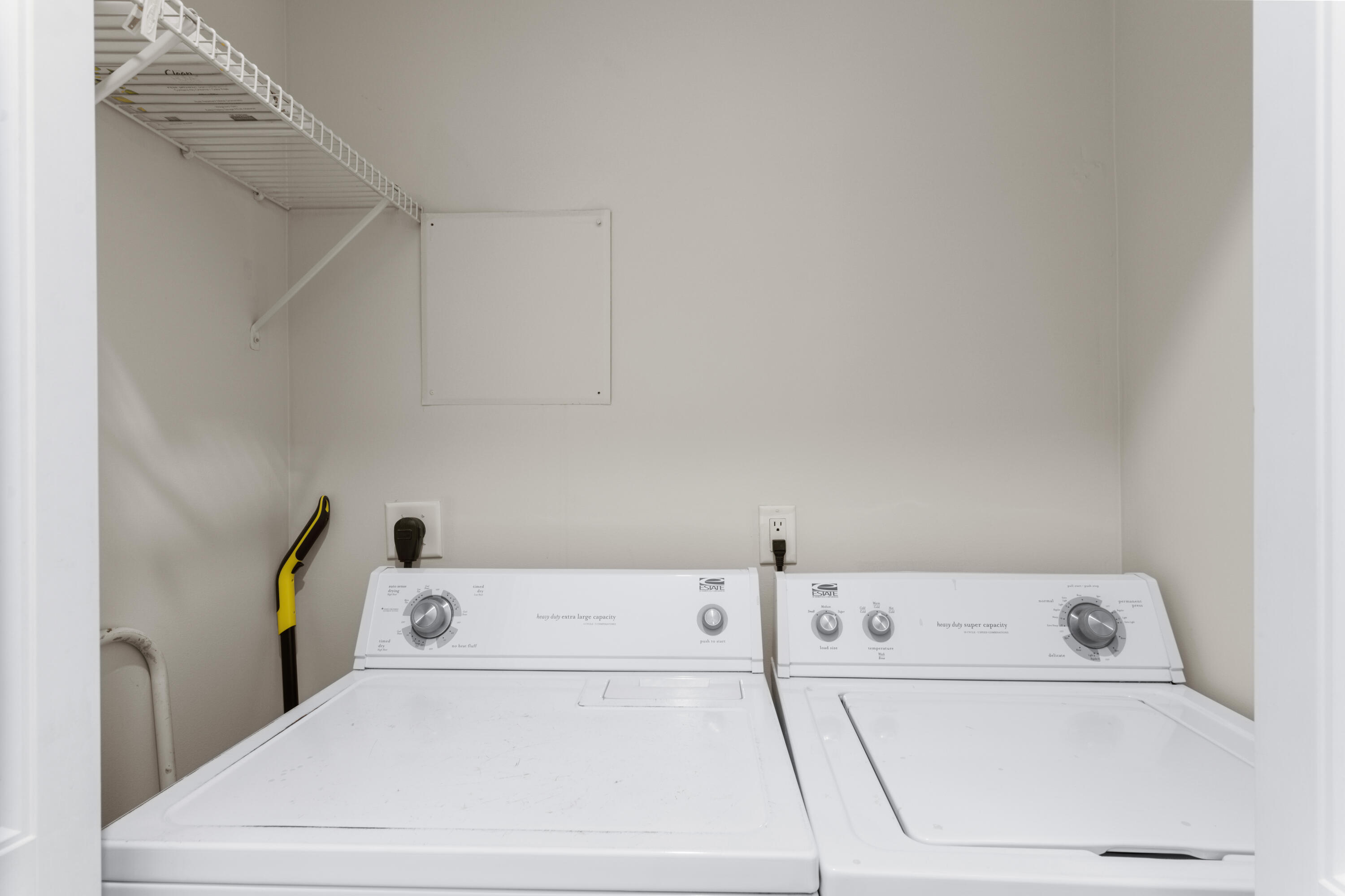 5231 E County Highway 30A, UNIT E
