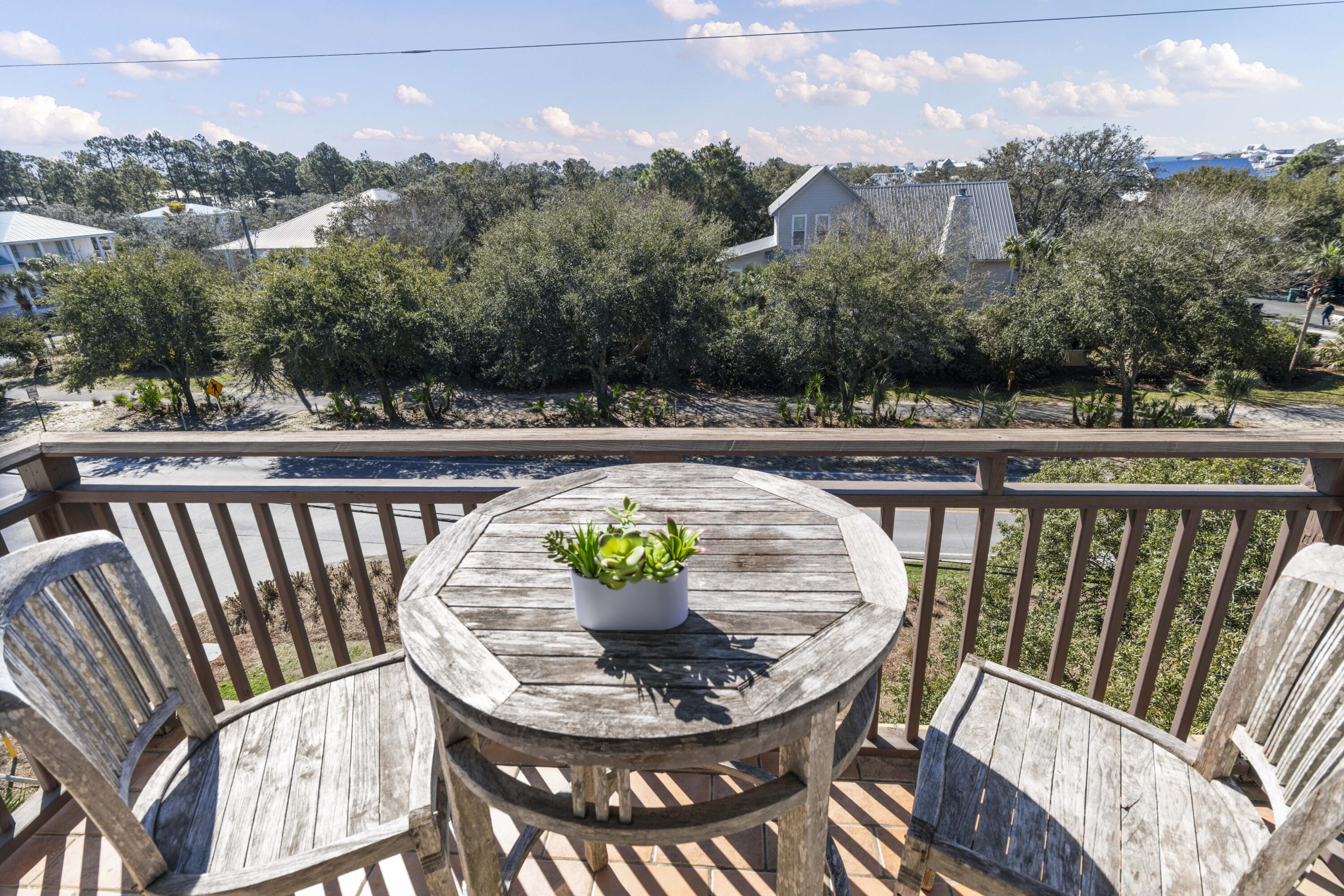 5231 E County Highway 30A, UNIT E