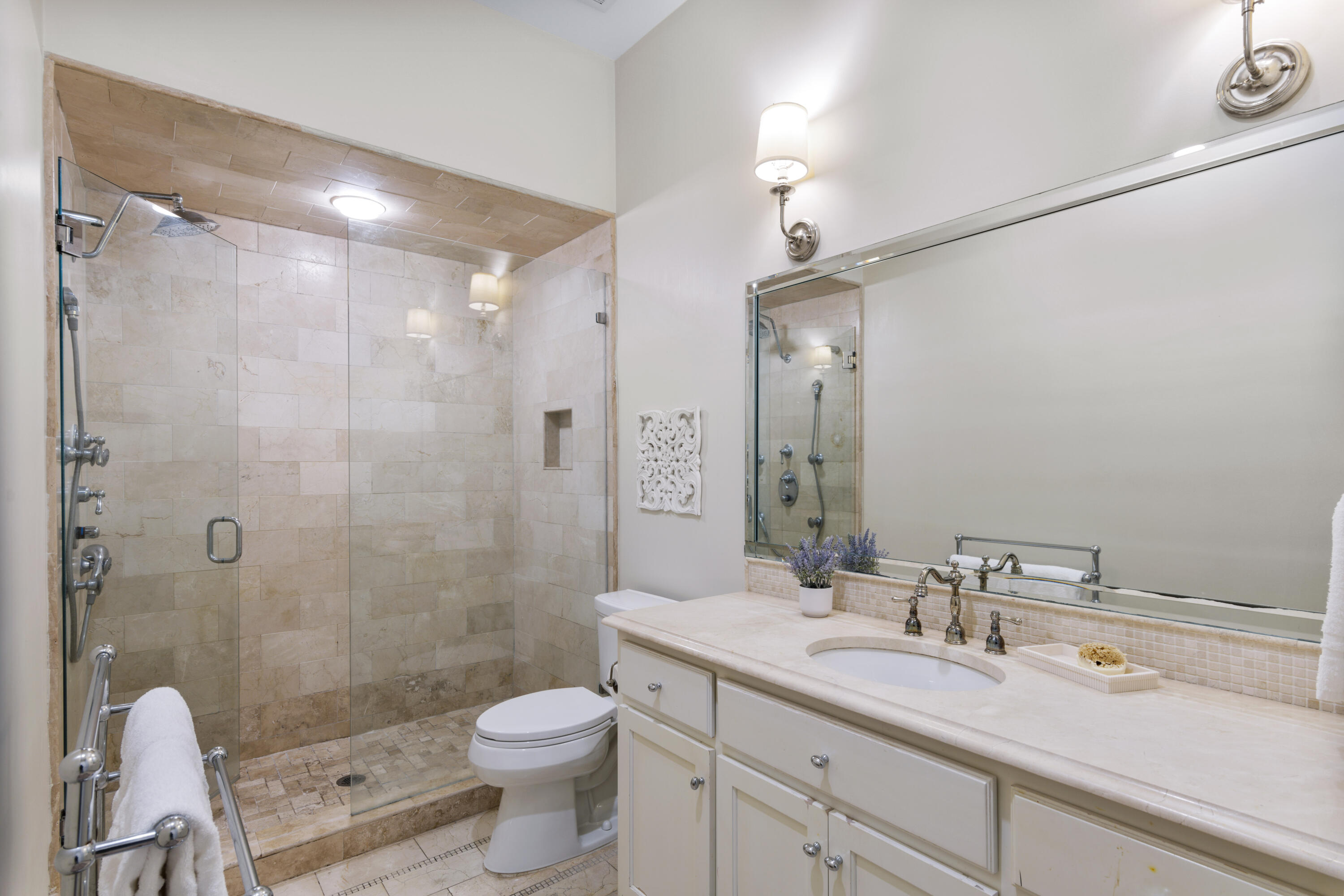 5231 E County Highway 30A, UNIT E