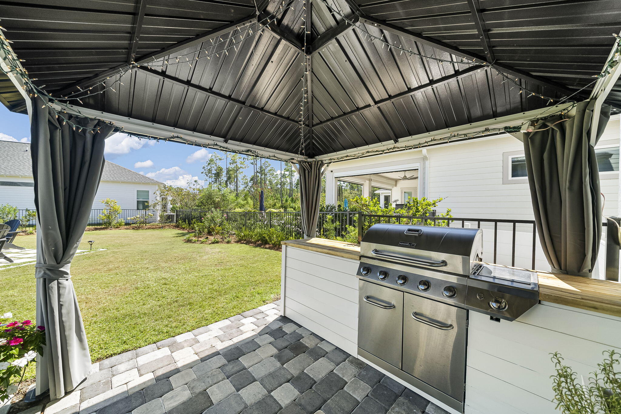 320 Naturewalk Boulevard