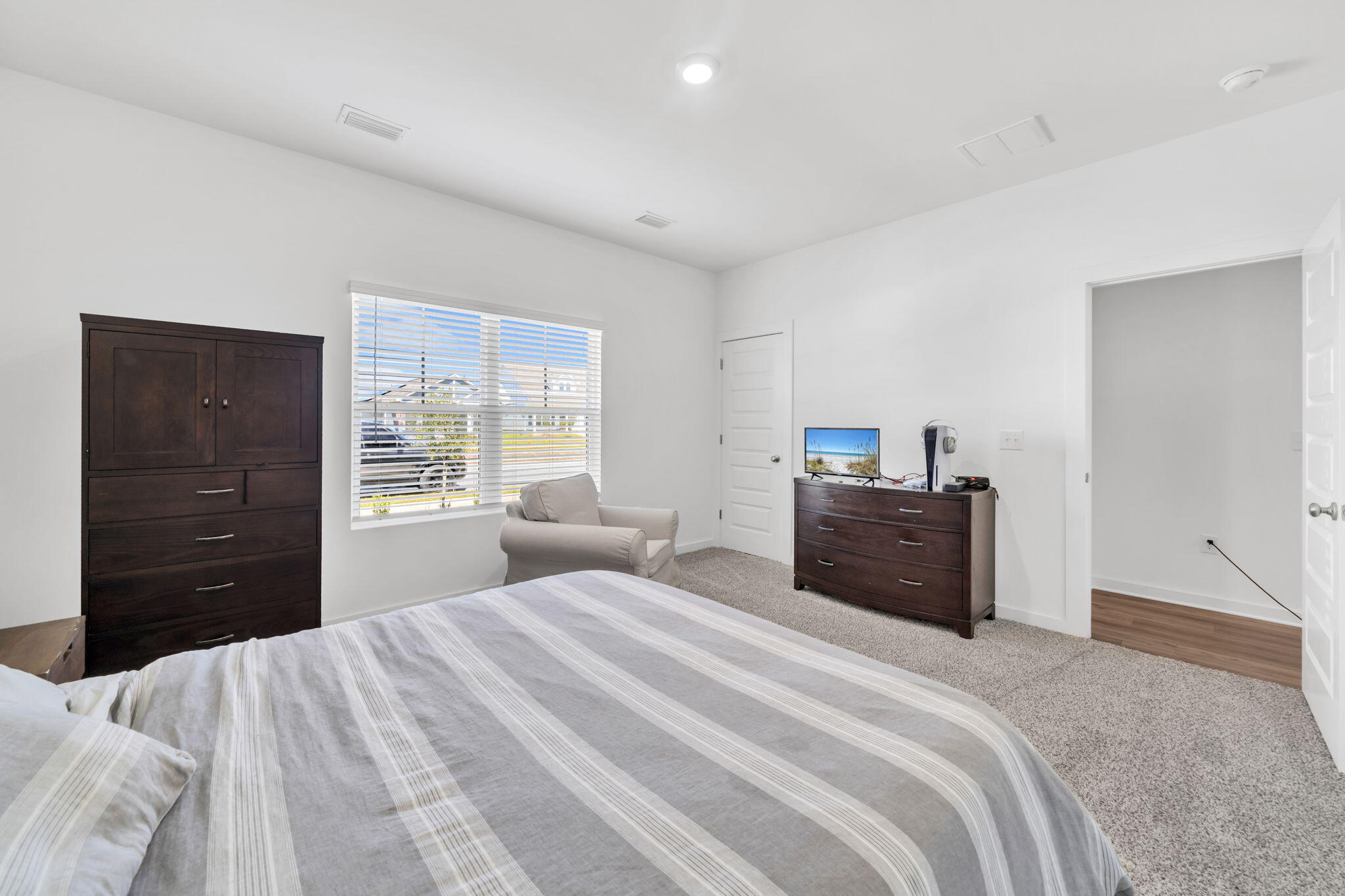 464 Arrowwood Boulevard