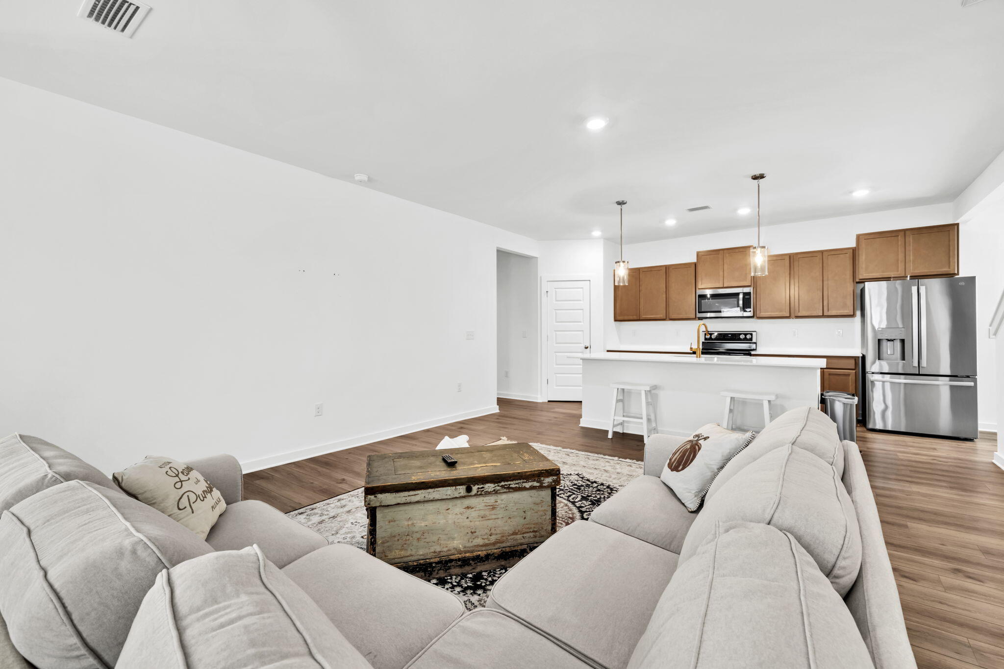 464 Arrowwood Boulevard