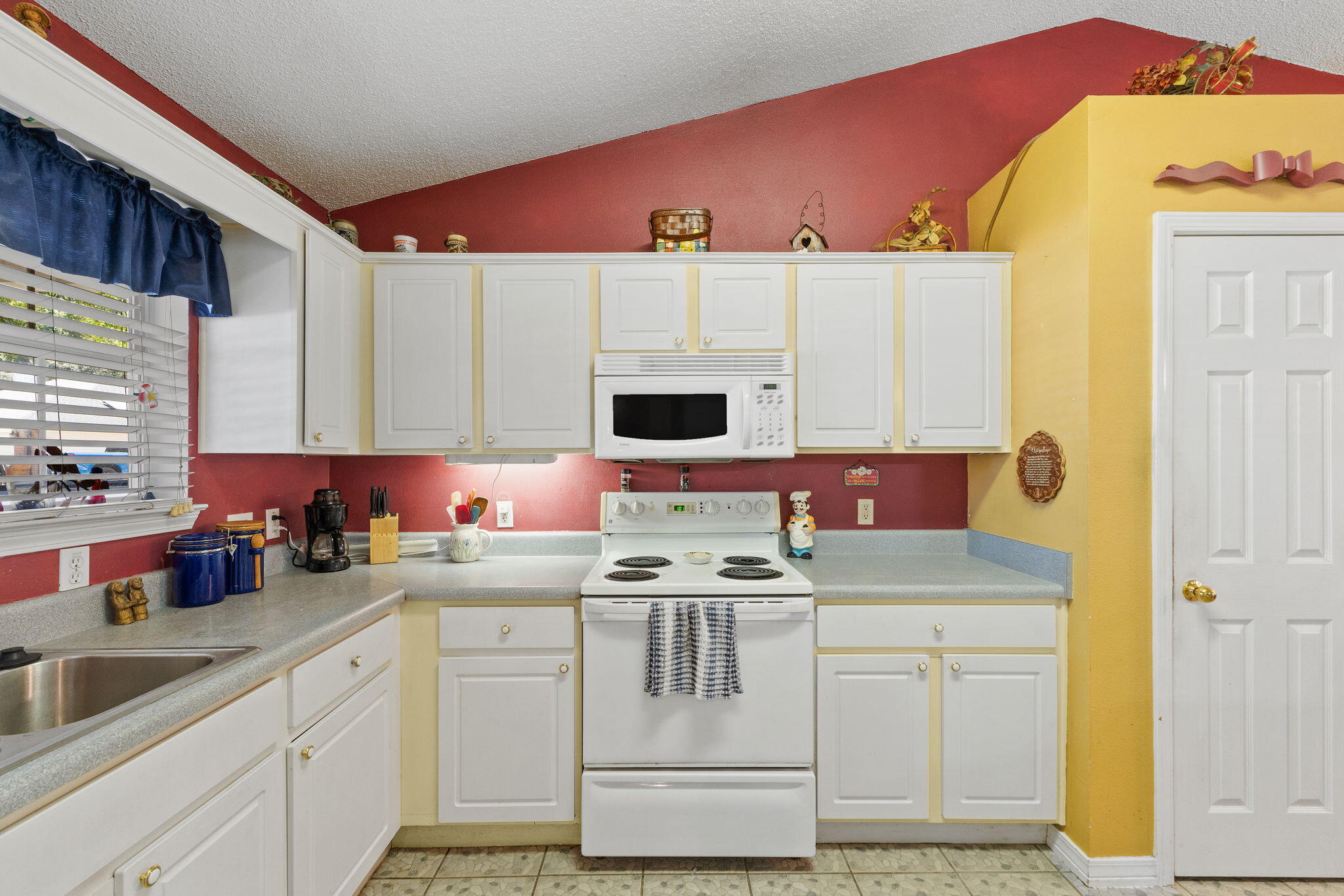 6610 Woodbrook Court