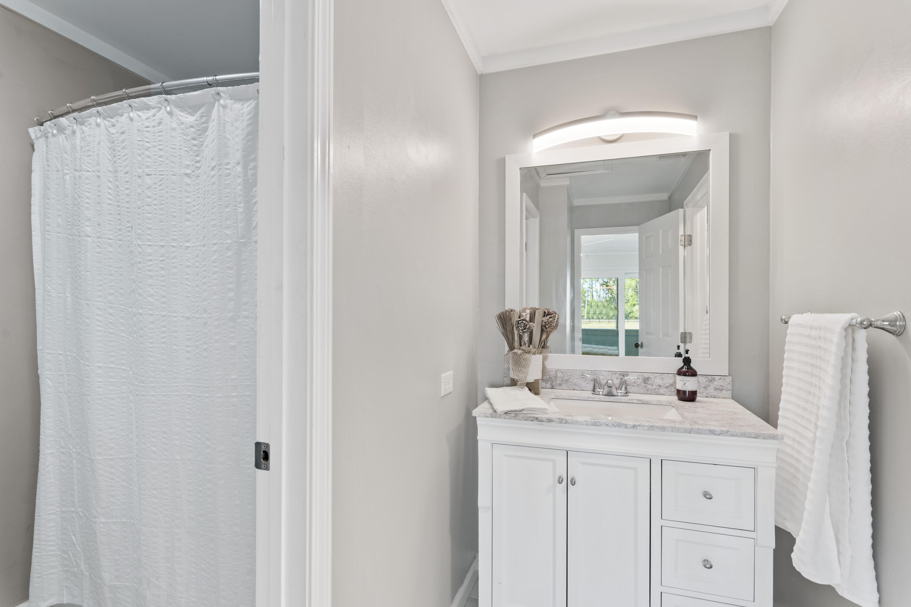 4300 Bay Point Road, 402