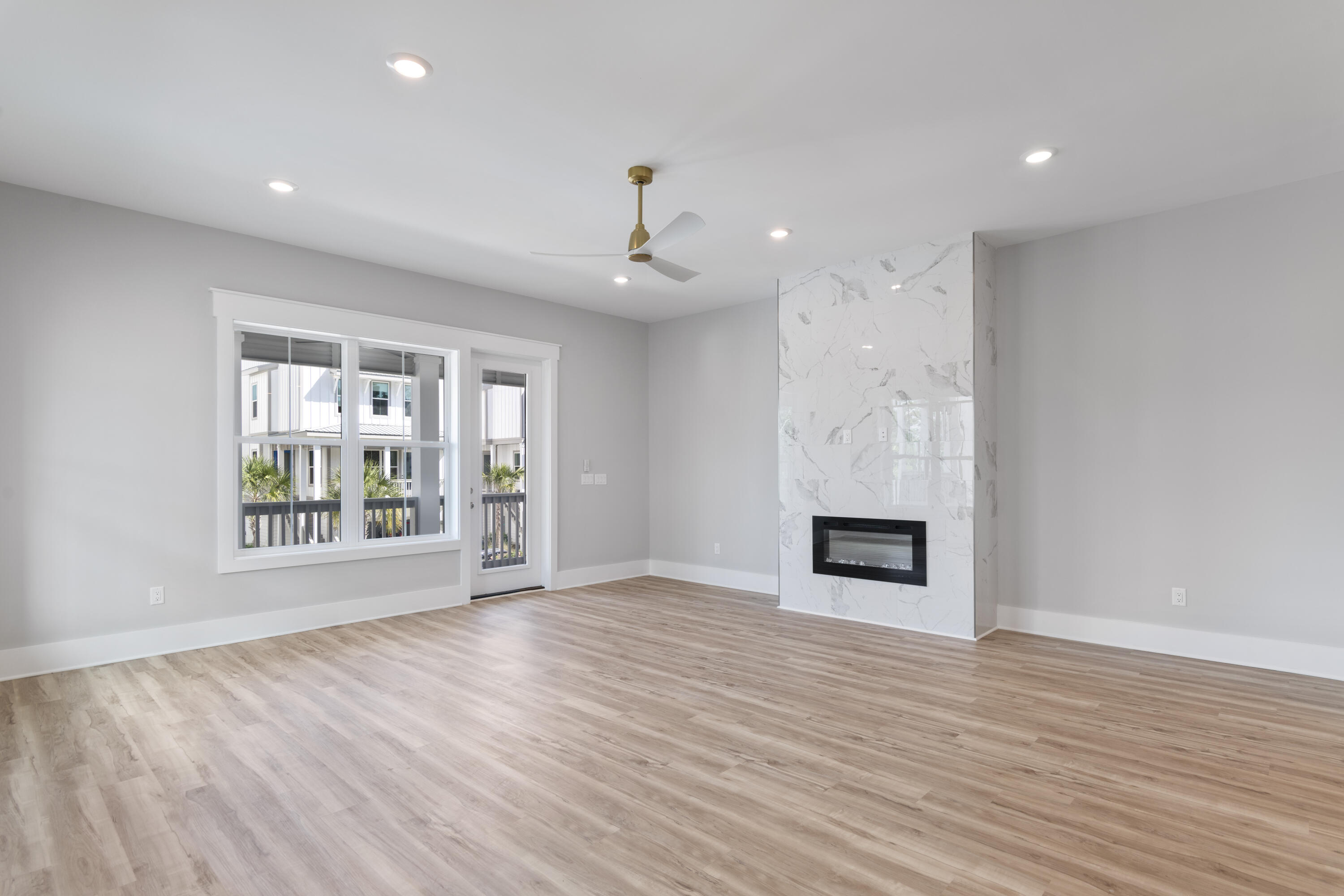 21 W Queen Palm Drive