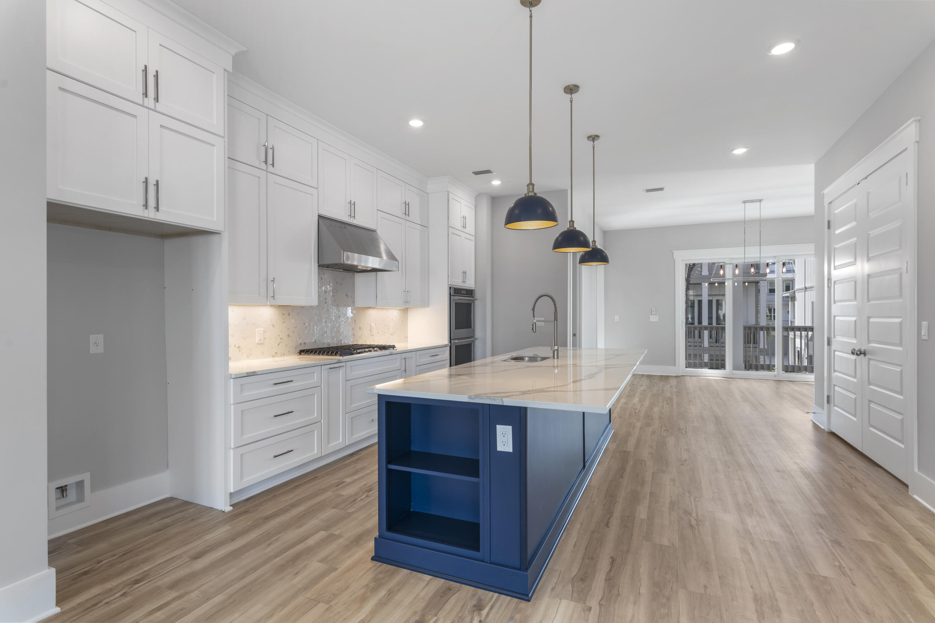 21 W Queen Palm Drive