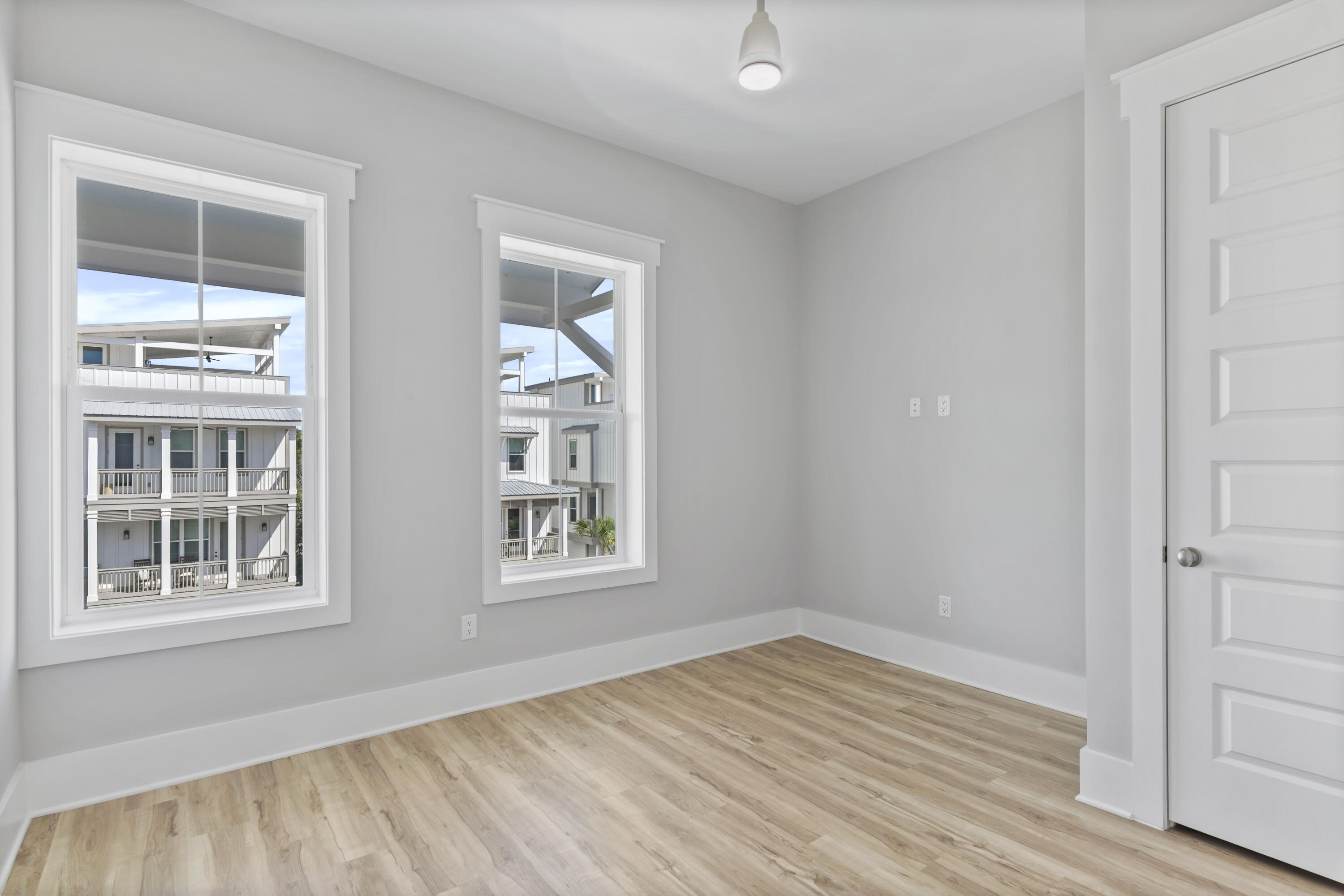 21 W Queen Palm Drive