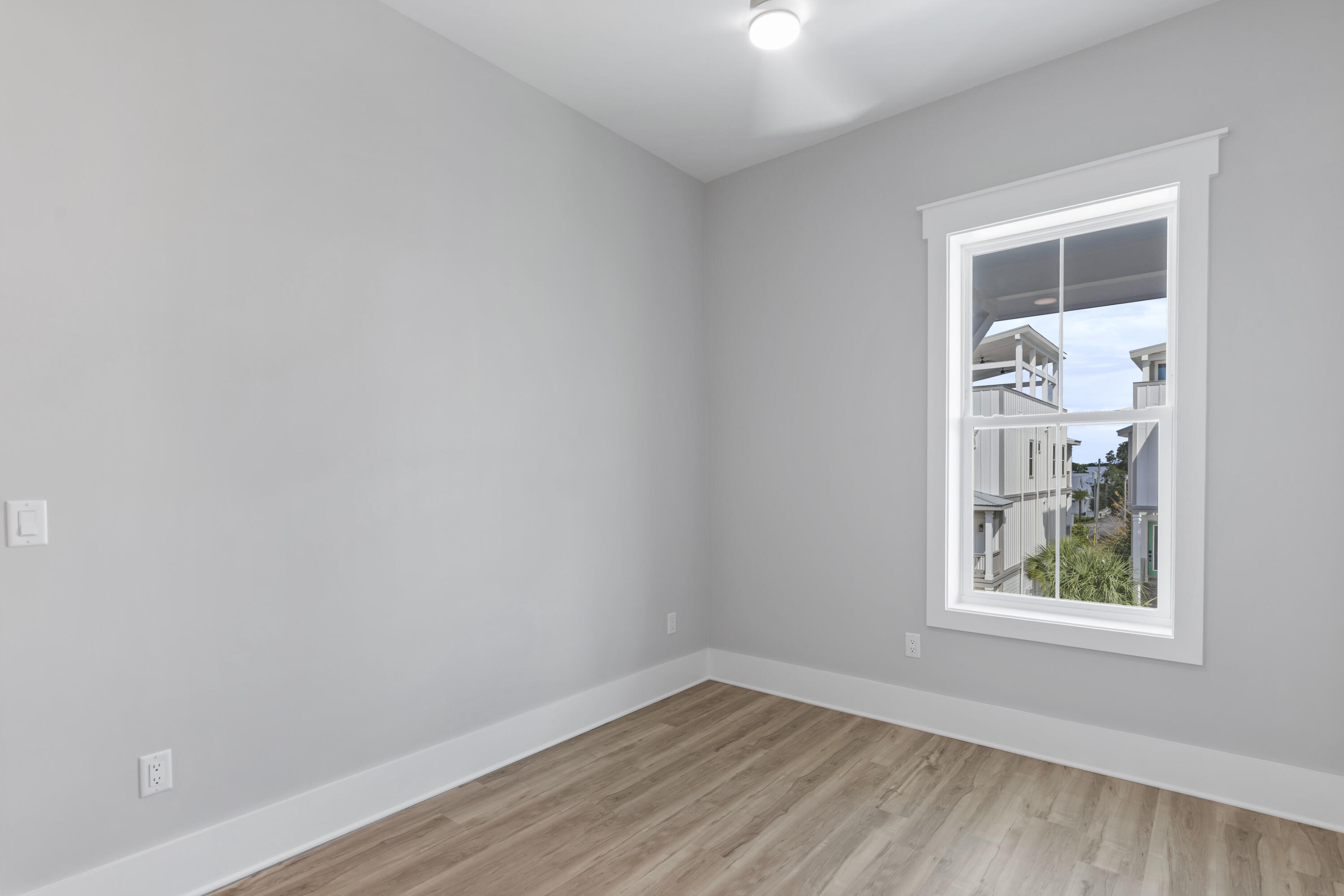 21 W Queen Palm Drive