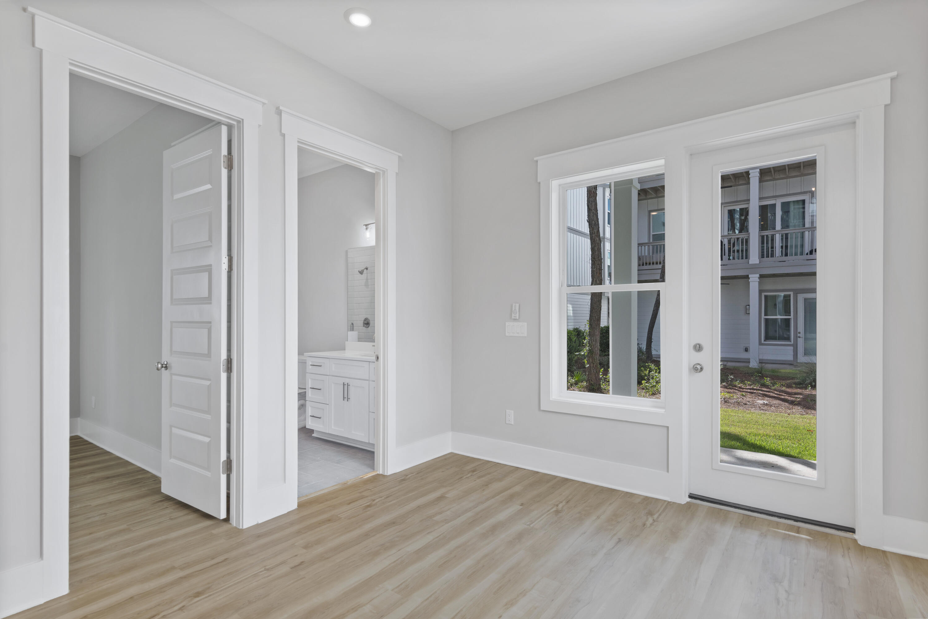 21 W Queen Palm Drive
