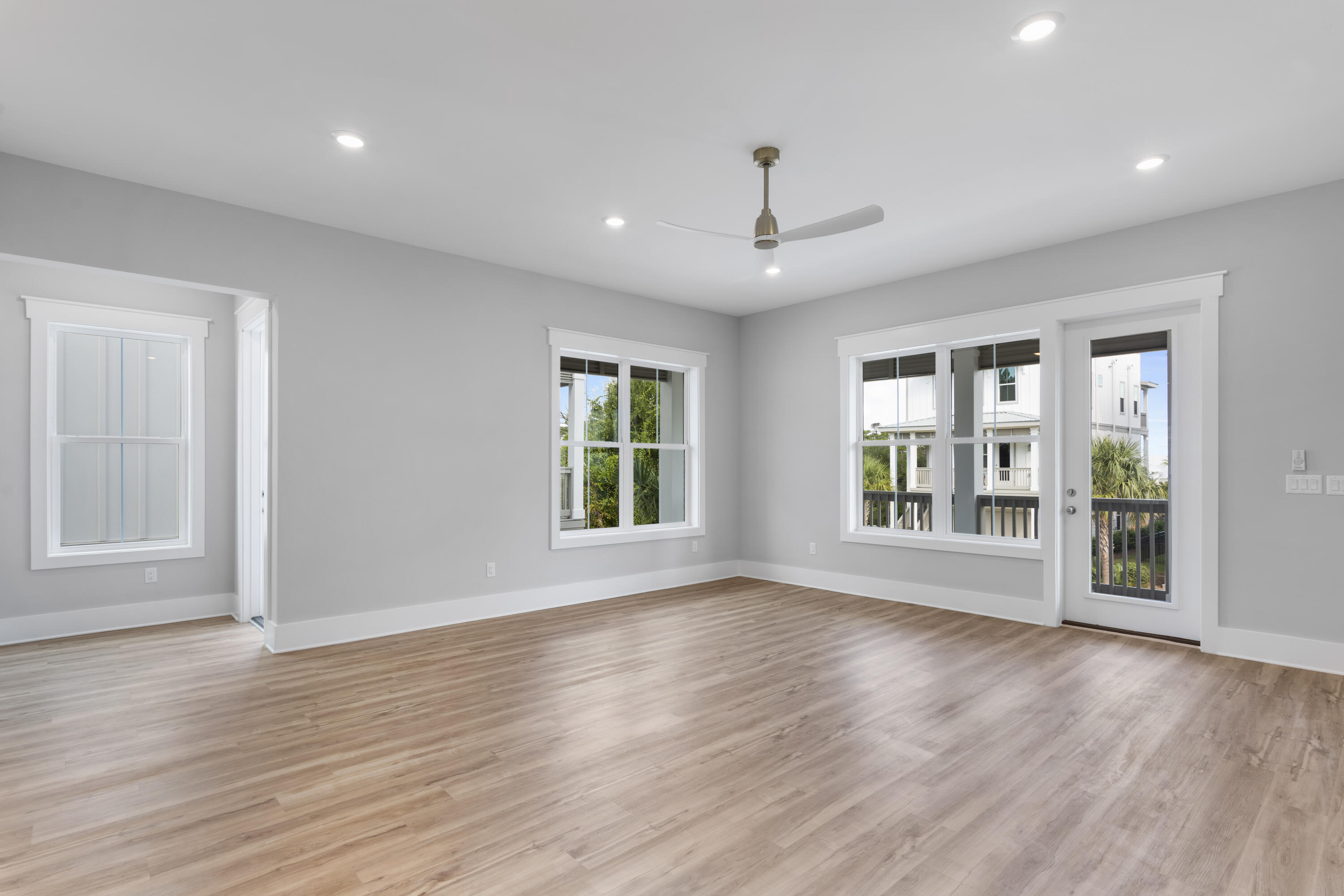 21 W Queen Palm Drive