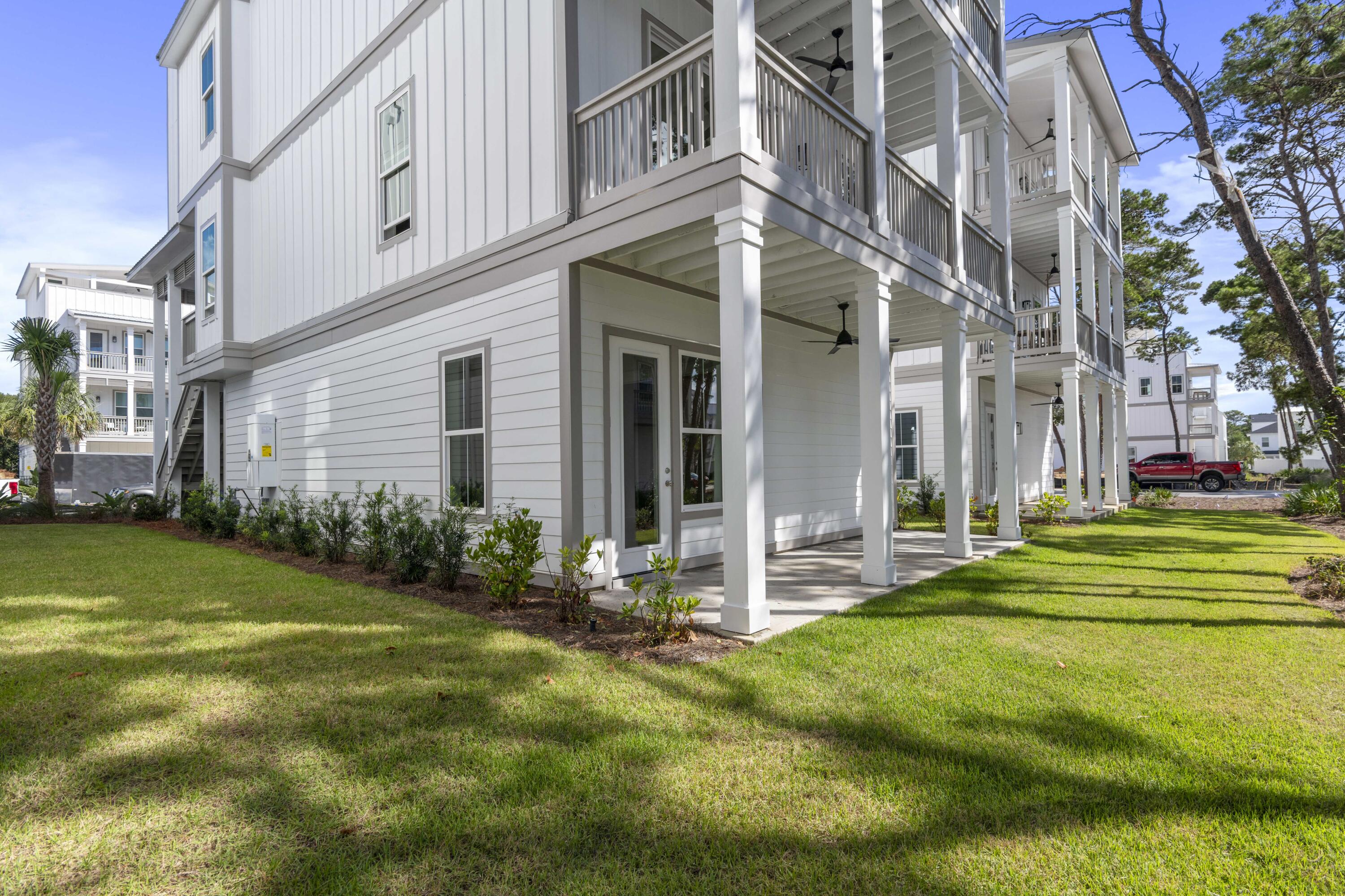 21 W Queen Palm Drive