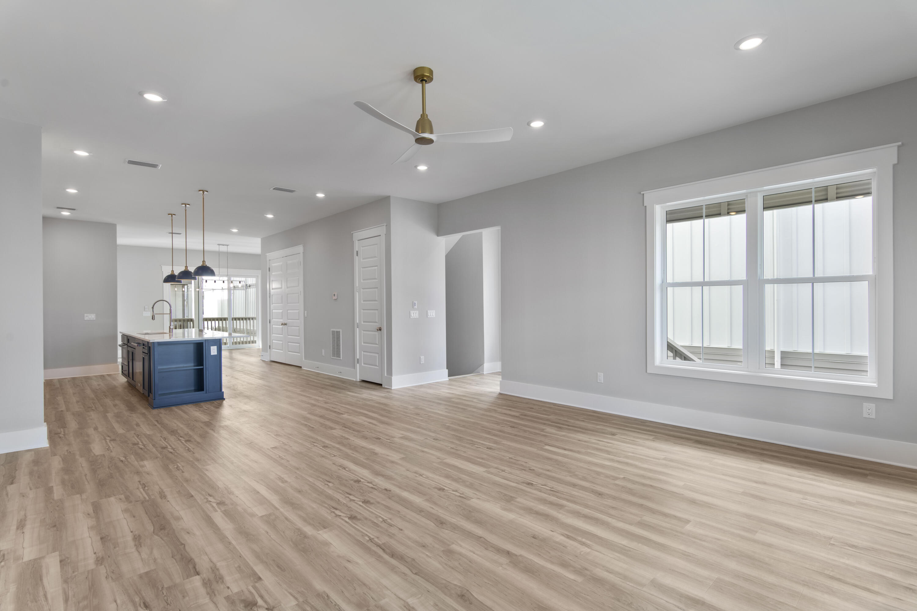 21 W Queen Palm Drive