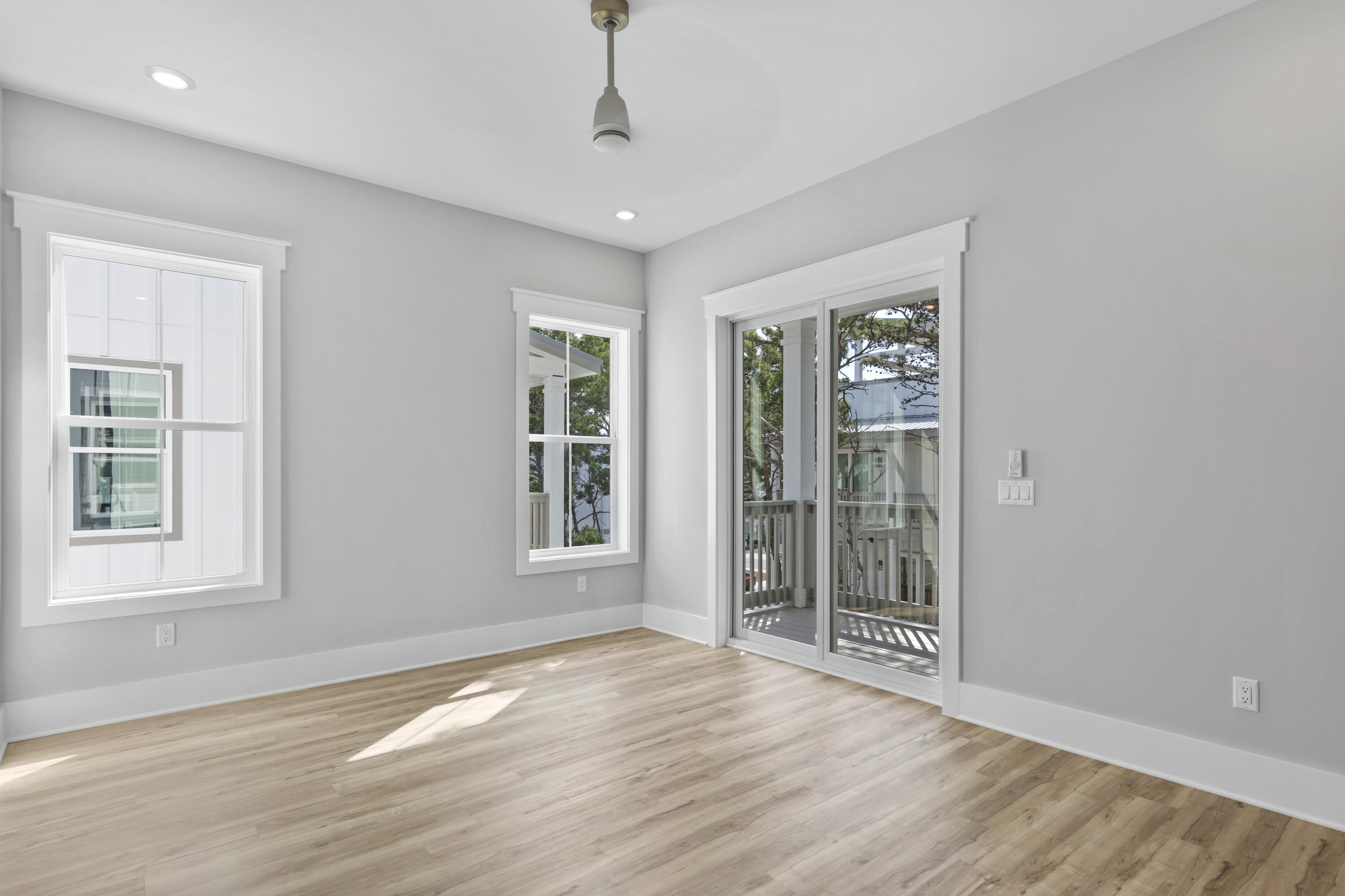 21 W Queen Palm Drive