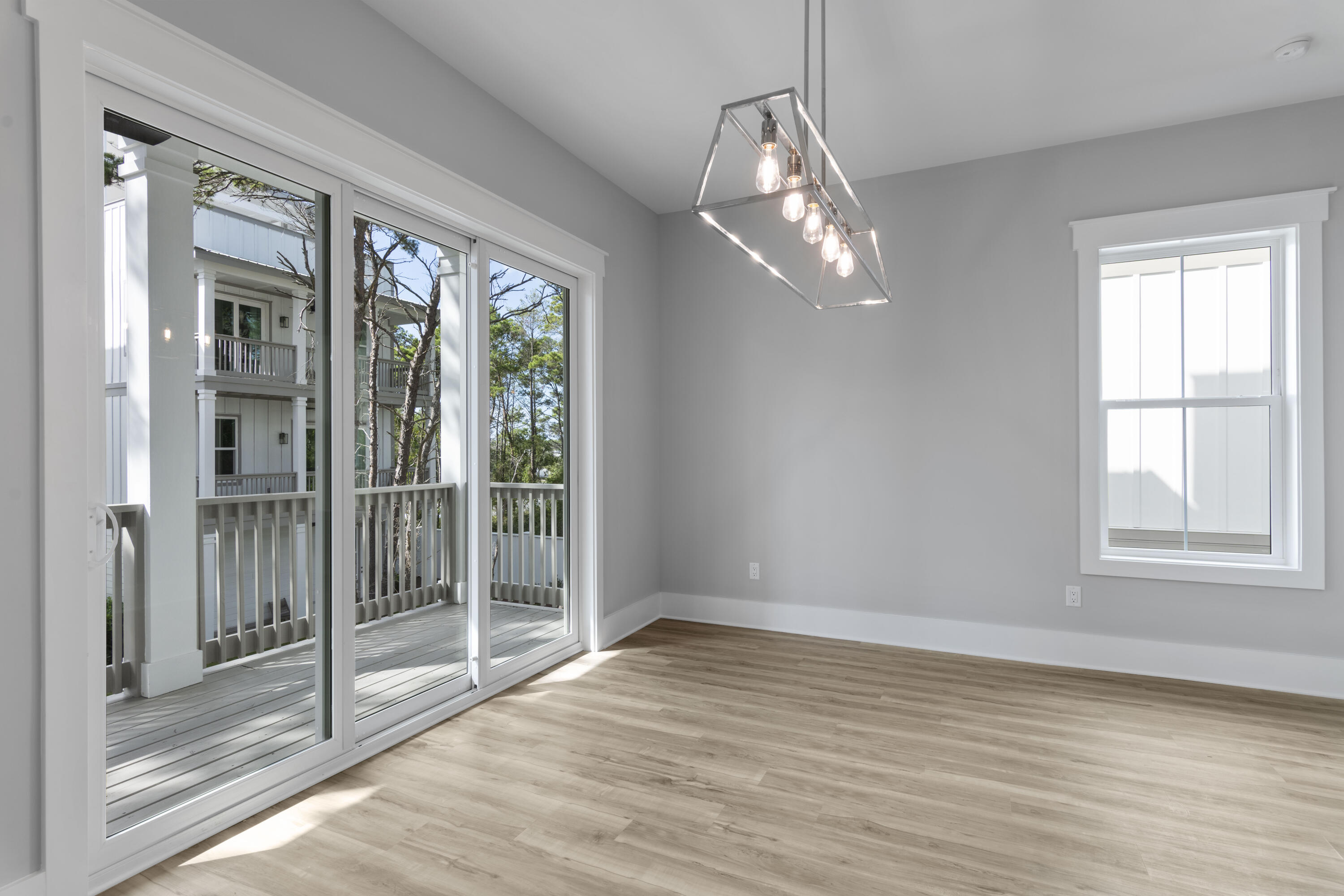 21 W Queen Palm Drive