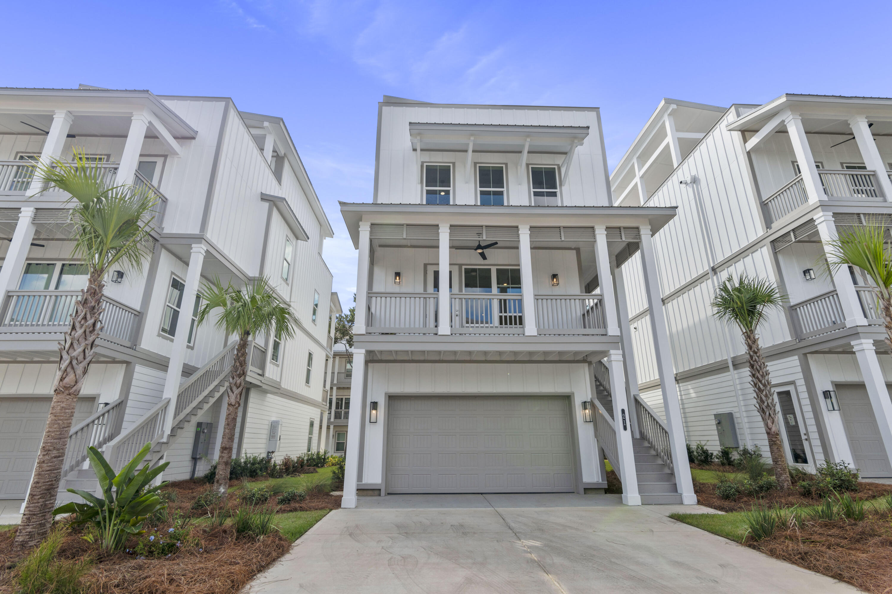 21 W Queen Palm Drive