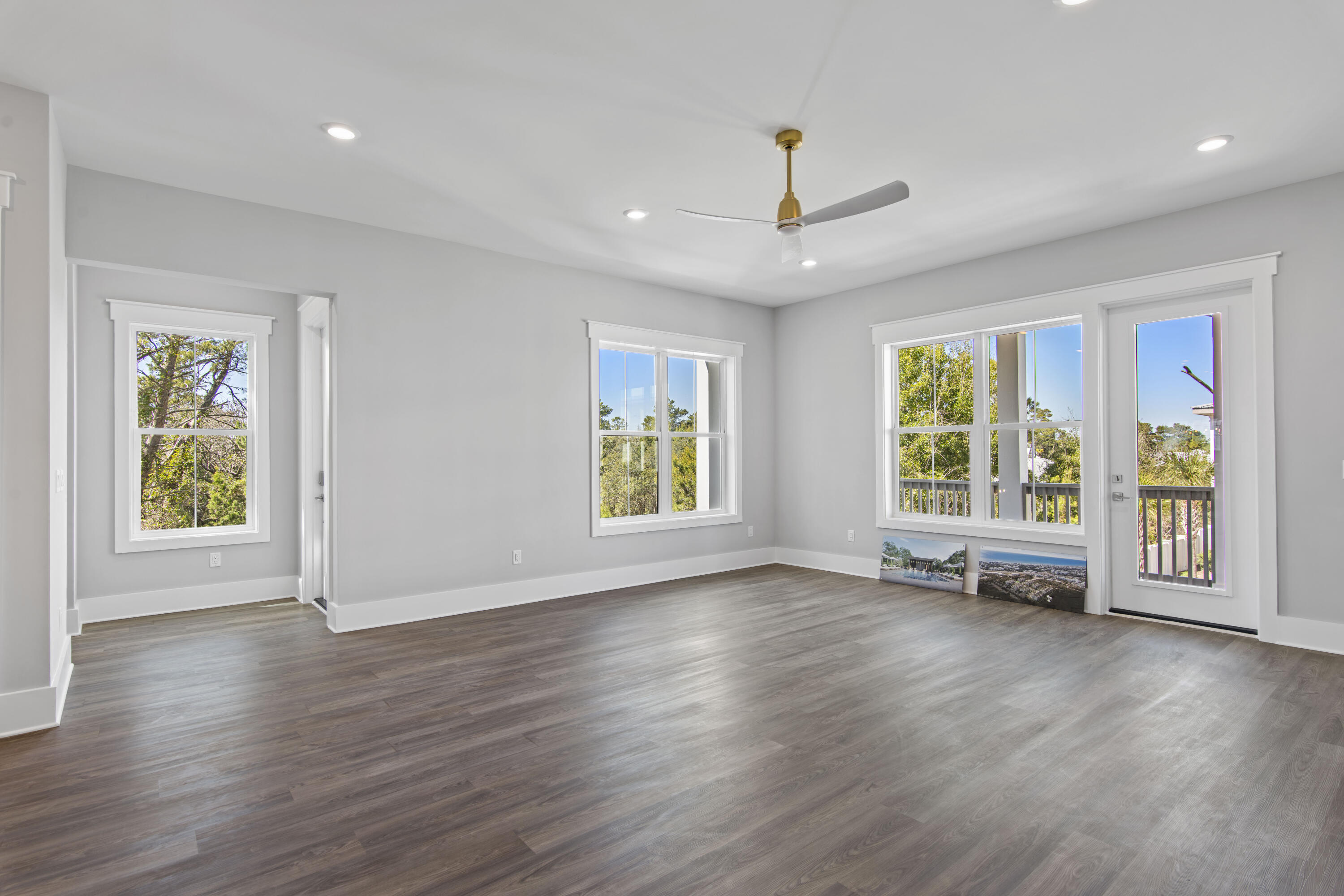 27 W Queen Palm Drive