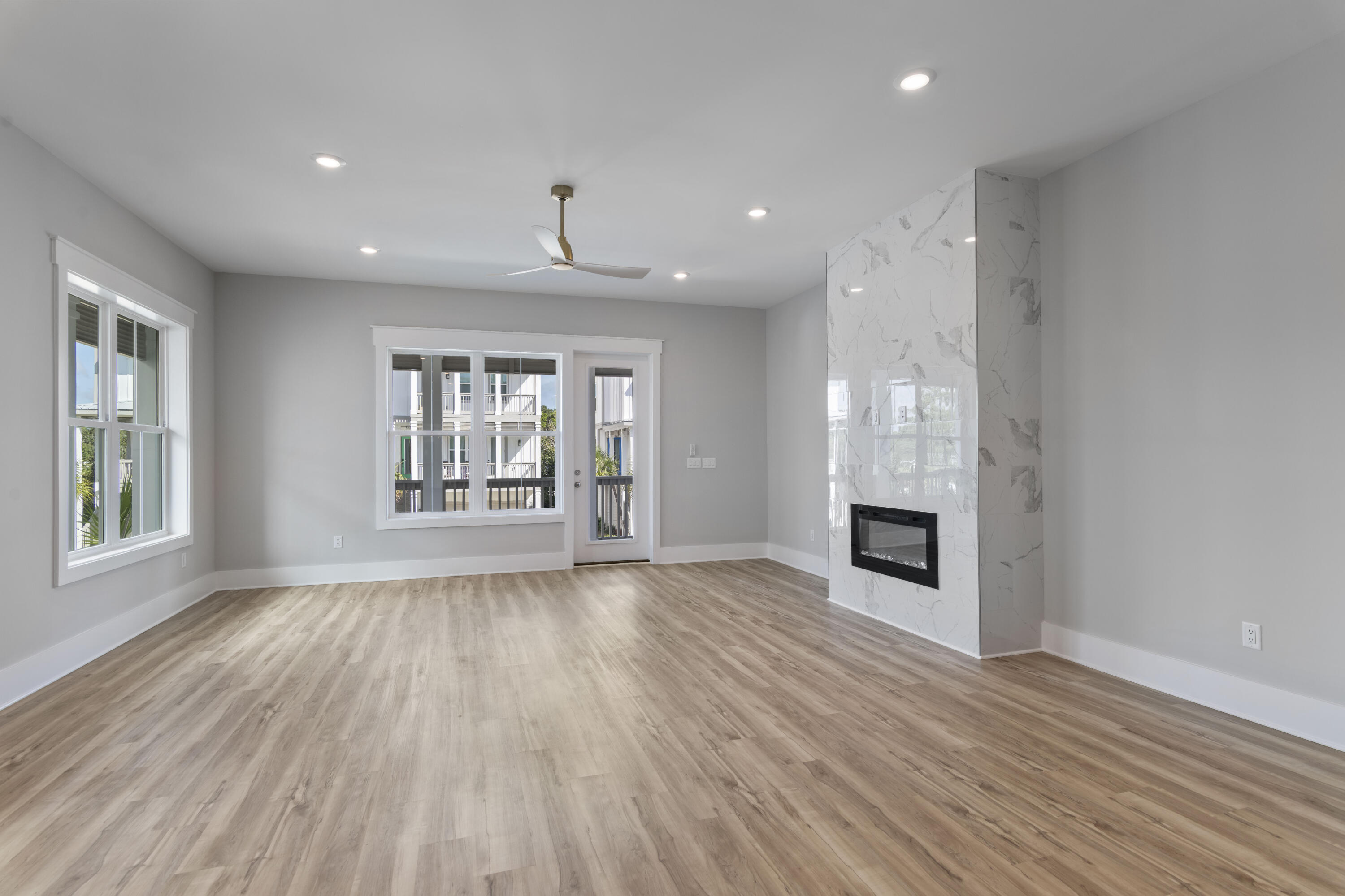 27 W Queen Palm Drive