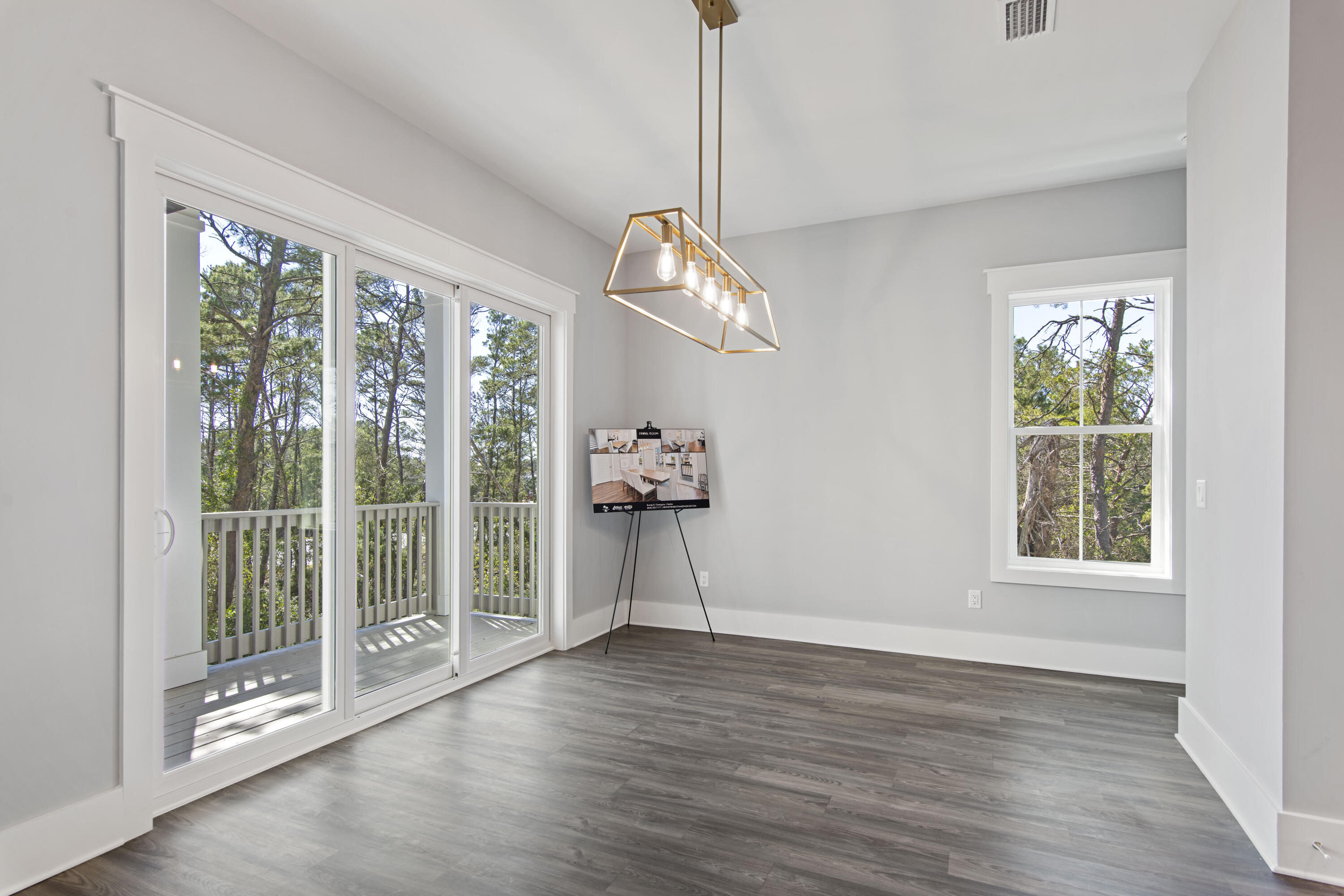 27 W Queen Palm Drive