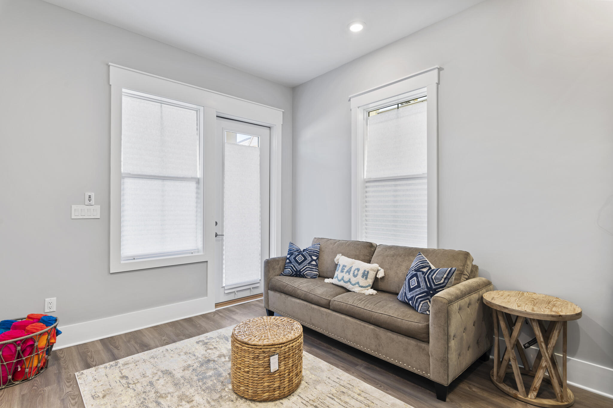 27 W Queen Palm Drive