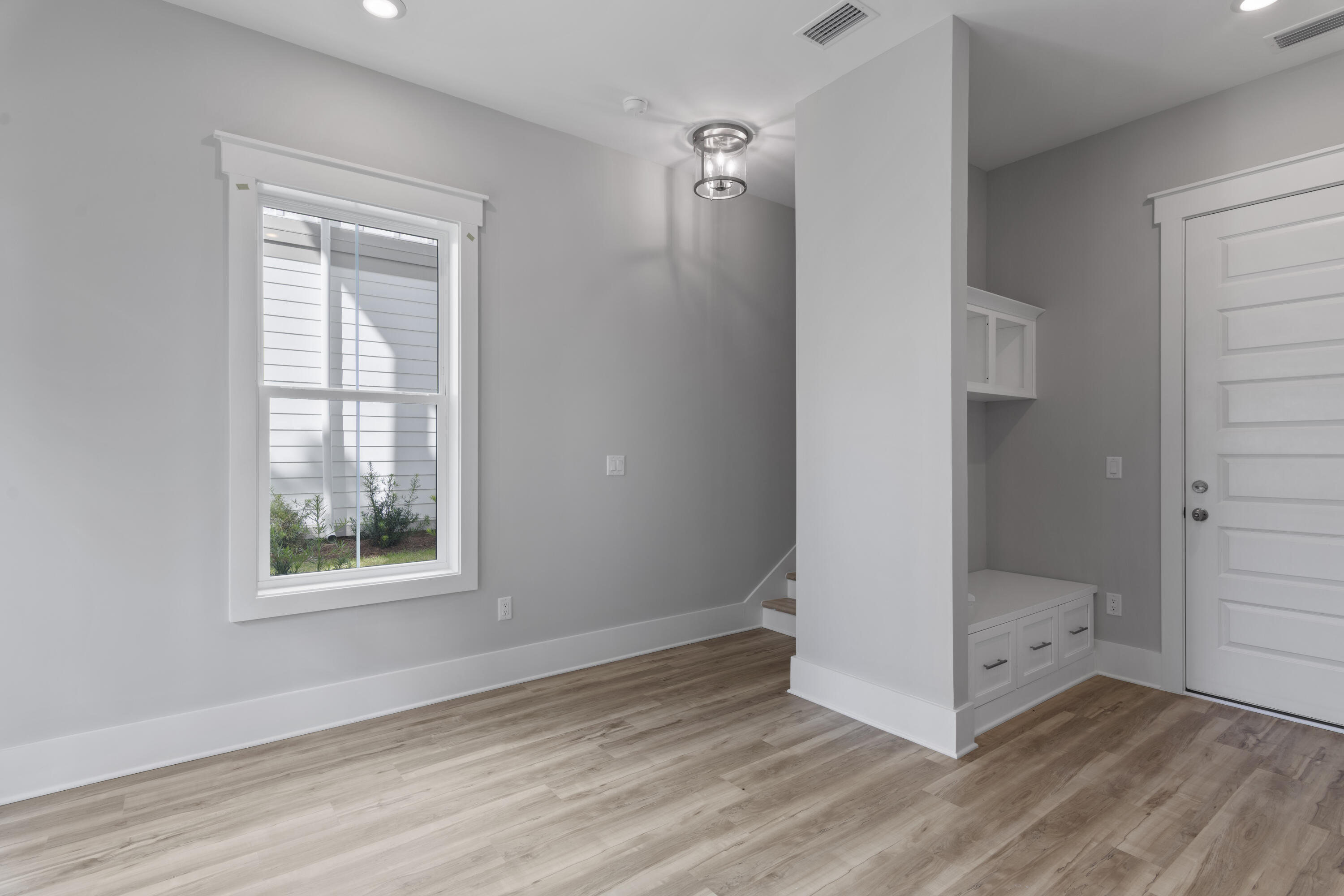 27 W Queen Palm Drive