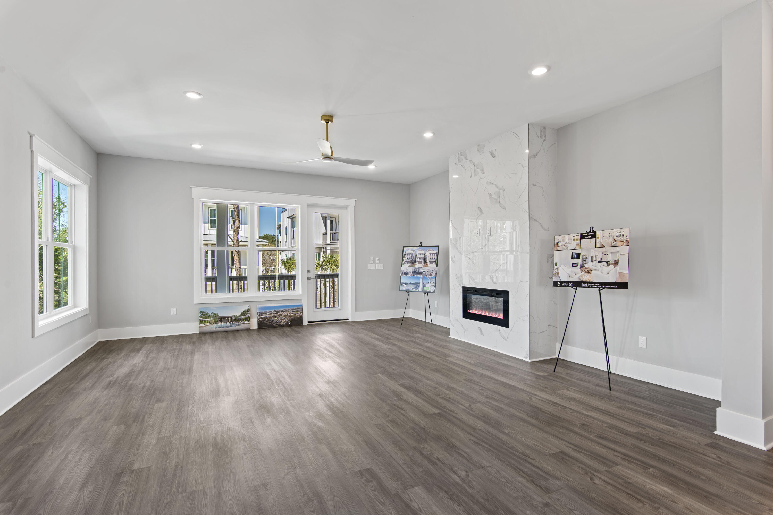 27 W Queen Palm Drive