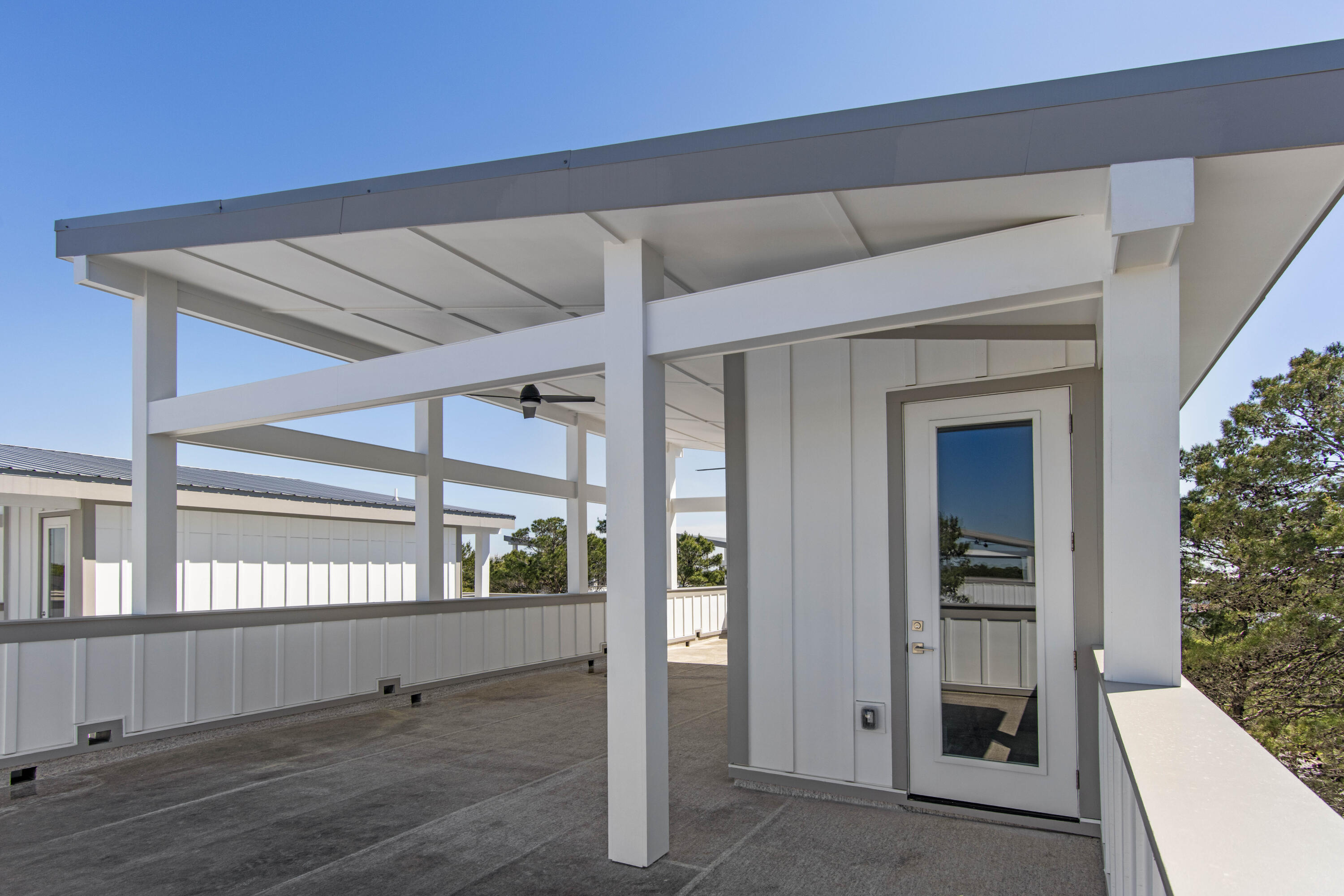 27 W Queen Palm Drive