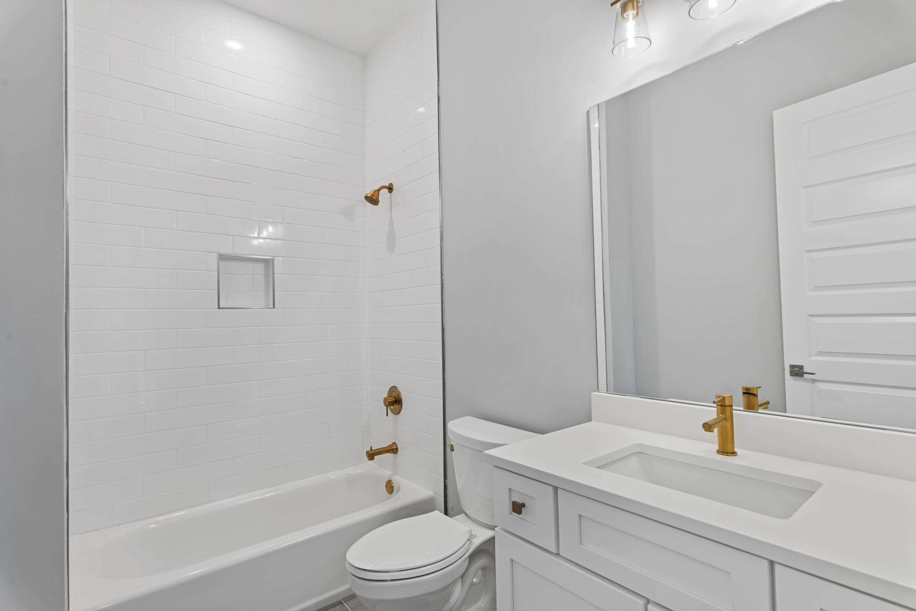 27 W Queen Palm Drive