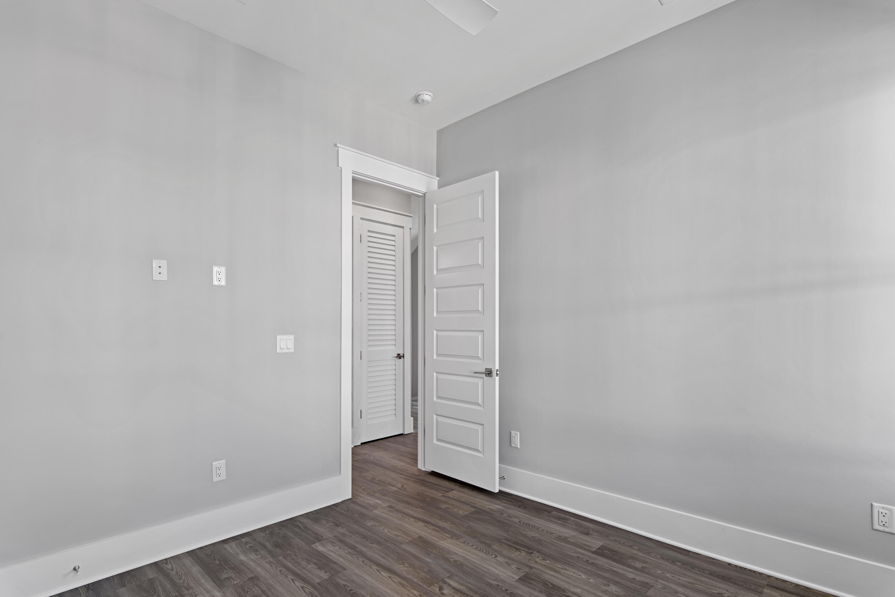 27 W Queen Palm Drive