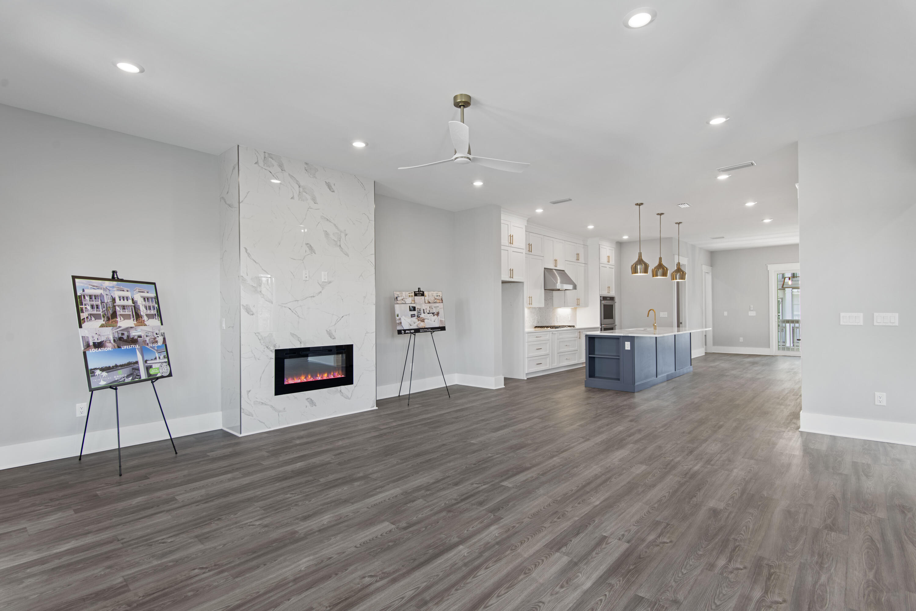 27 W Queen Palm Drive