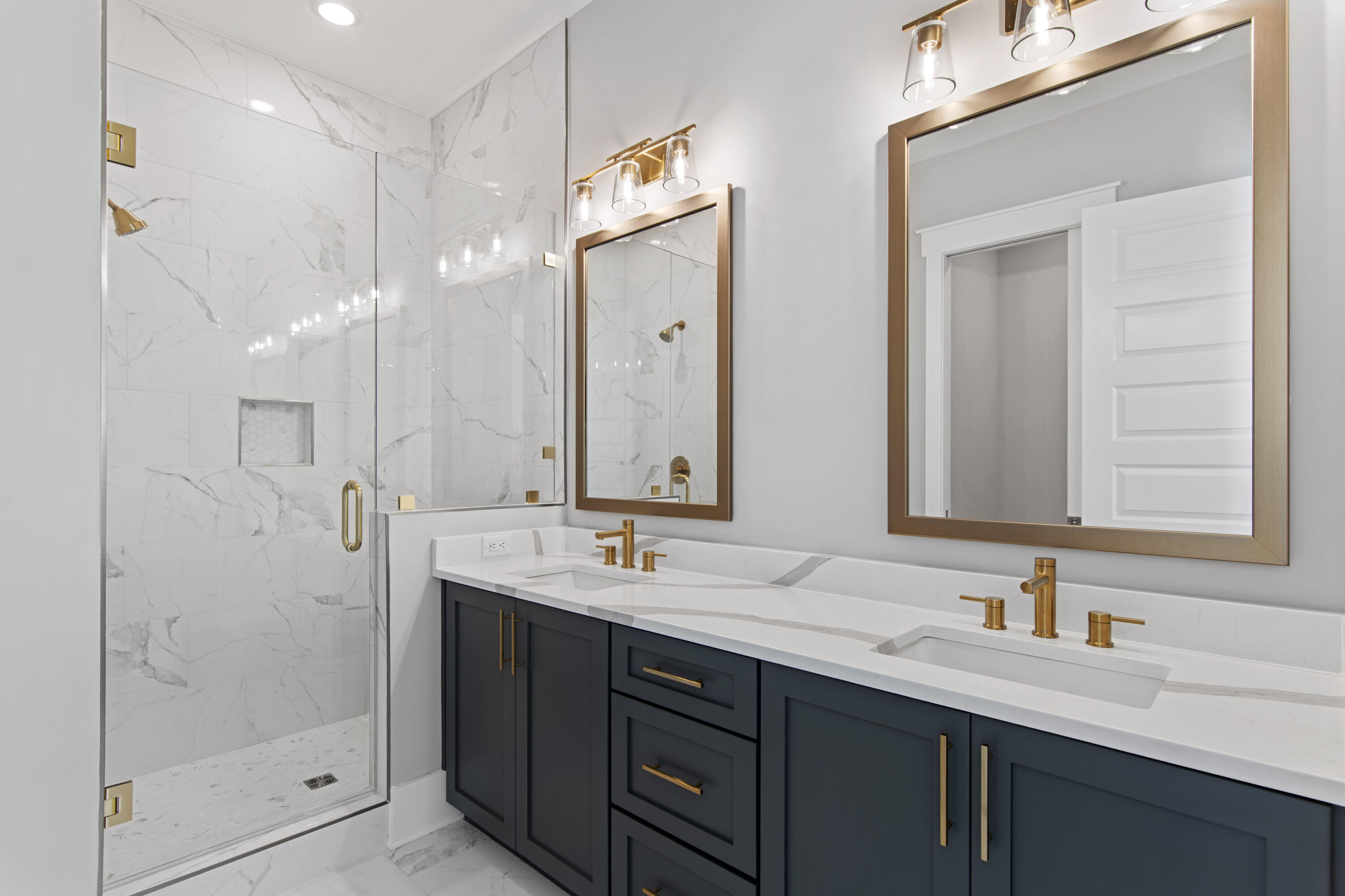 27 W Queen Palm Drive