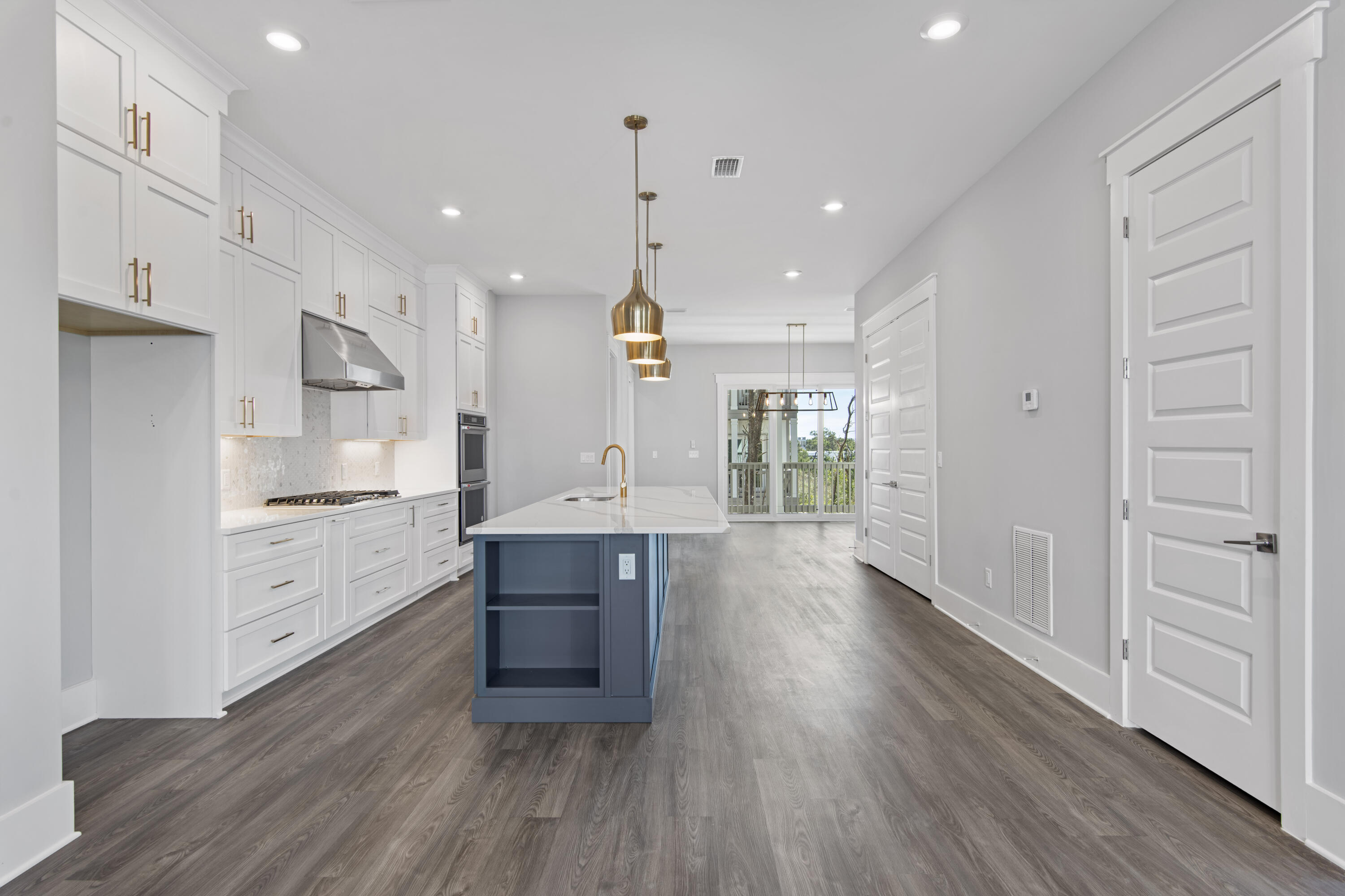 27 W Queen Palm Drive