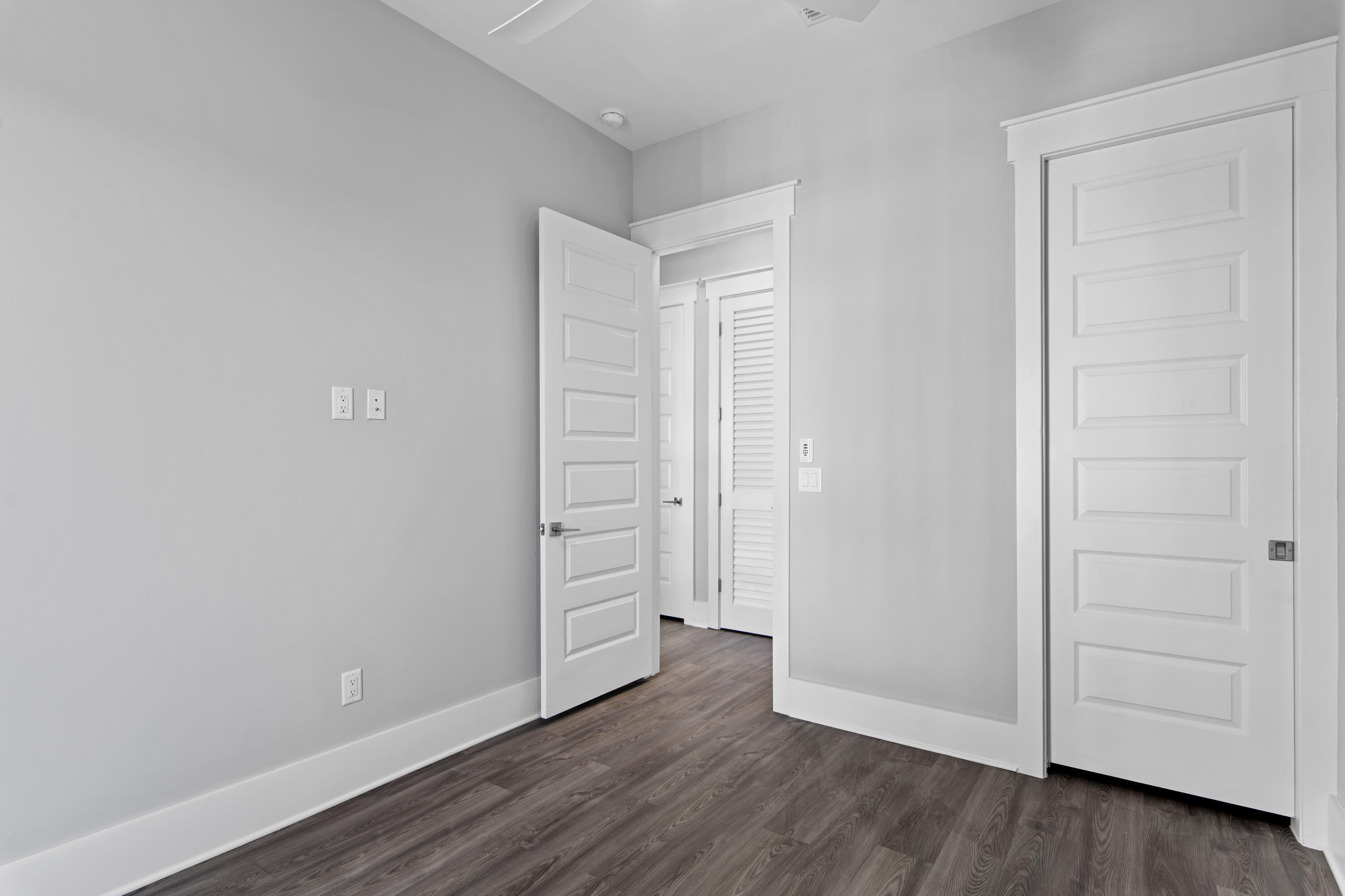 27 W Queen Palm Drive