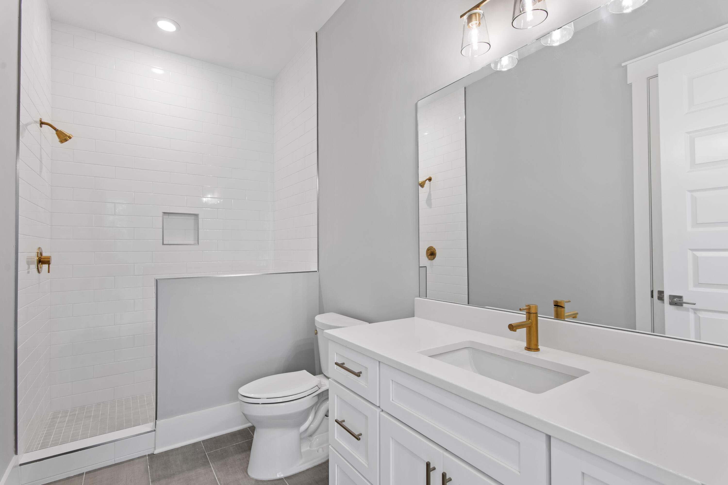 27 W Queen Palm Drive