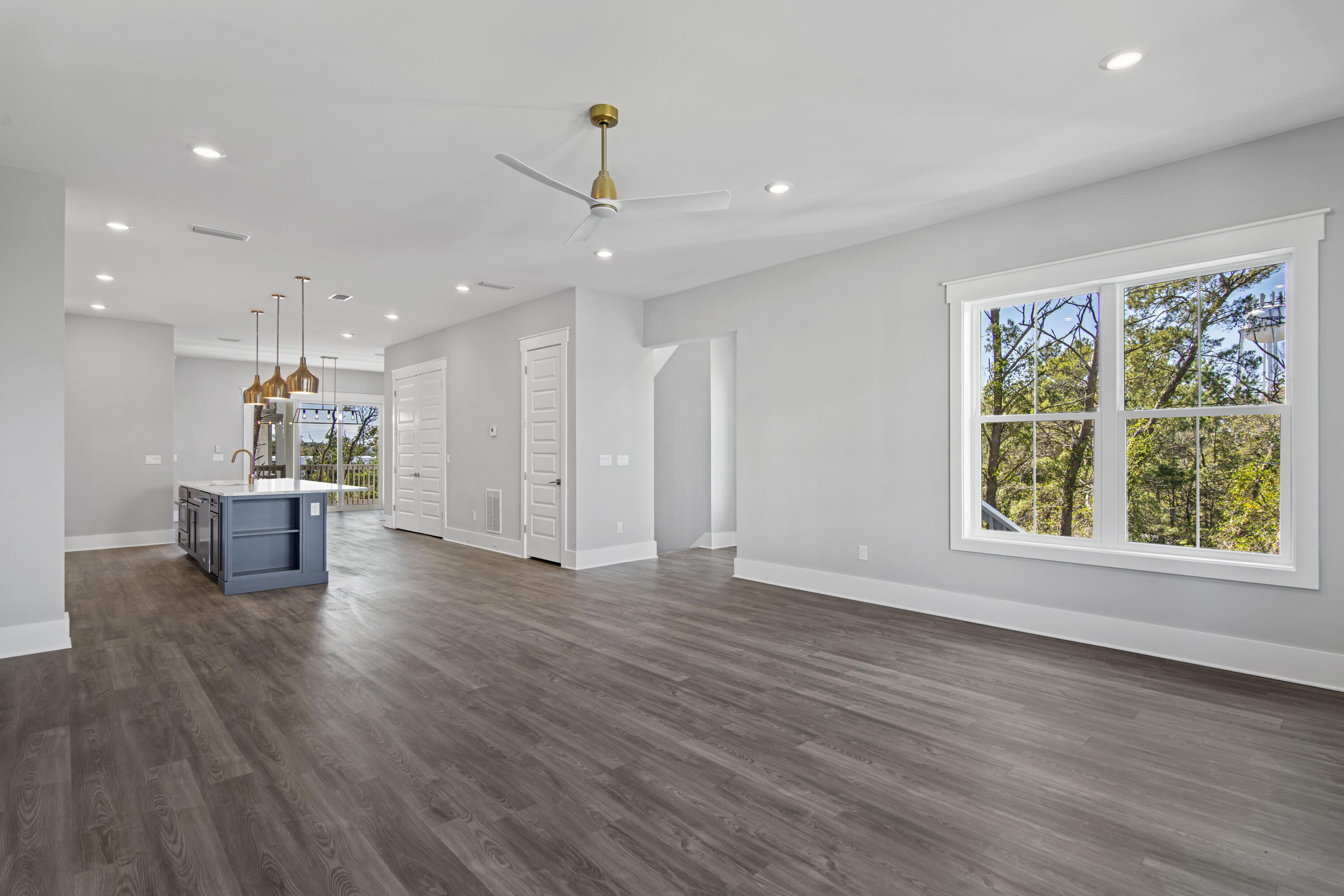 27 W Queen Palm Drive