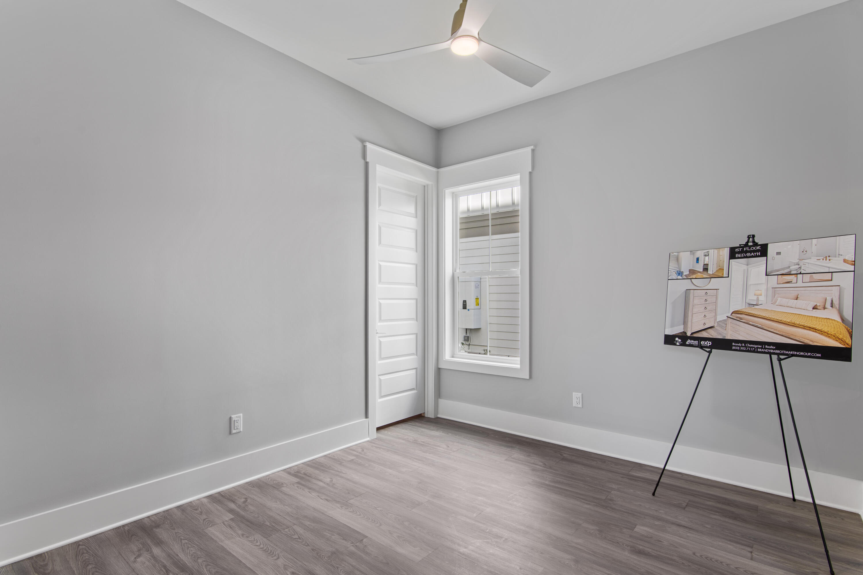 27 W Queen Palm Drive