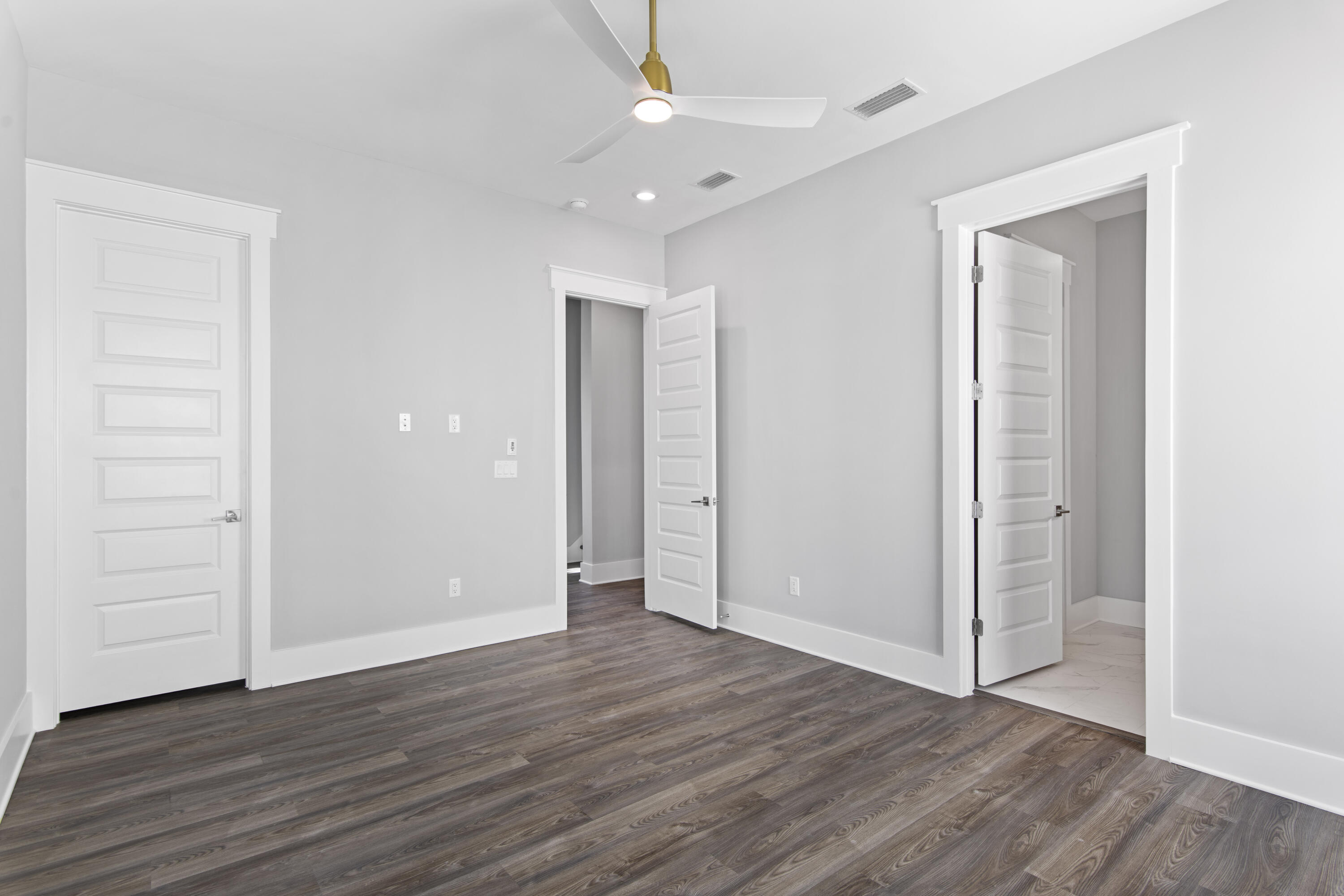 27 W Queen Palm Drive