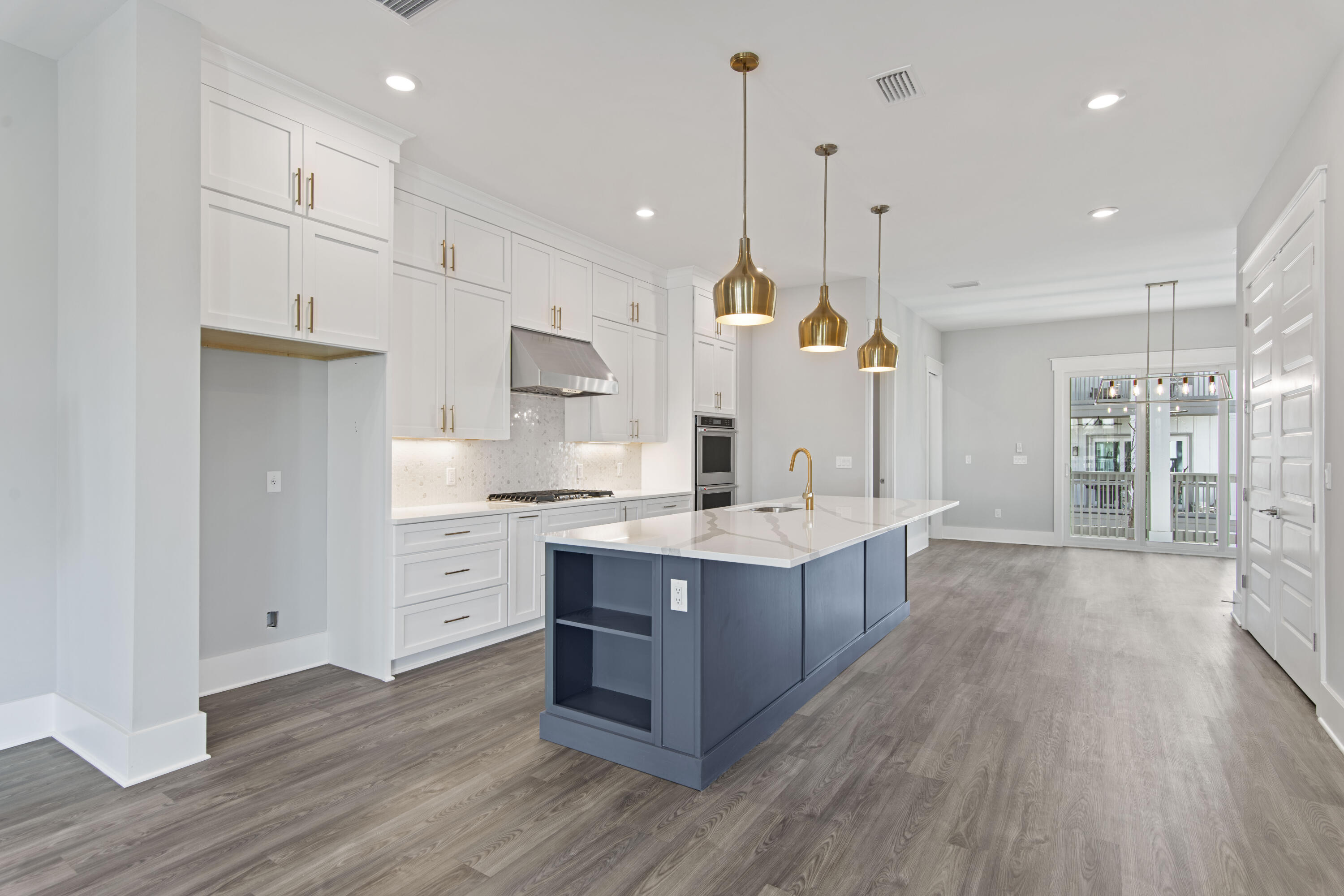 27 W Queen Palm Drive