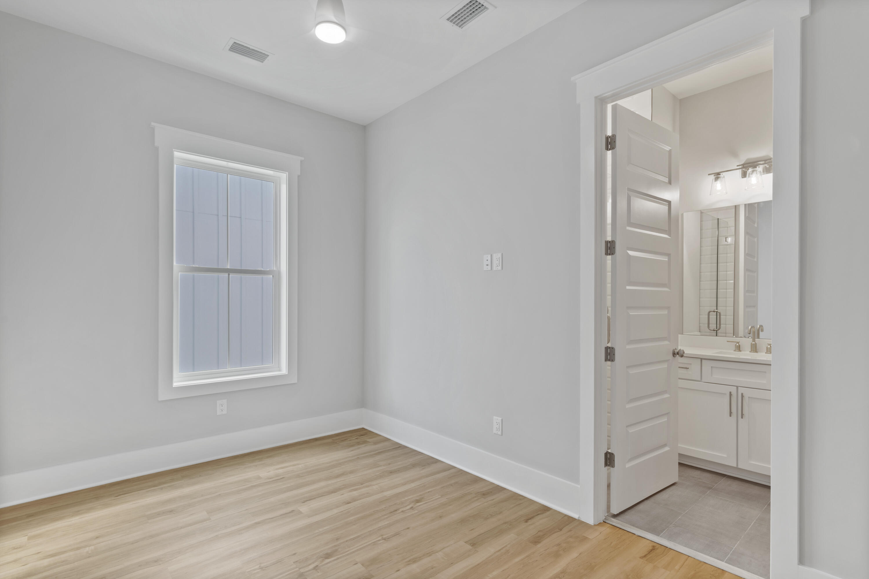 27 W Queen Palm Drive